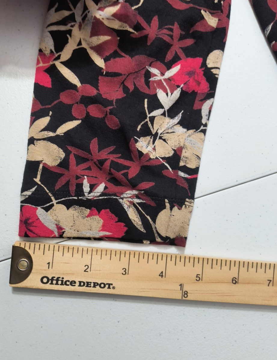 Amber Sun S V-neck 3/4 Sleeve Black Burgundy Pink Floral Top