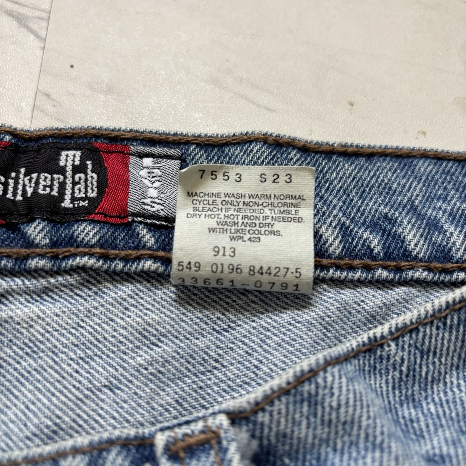90’s Levi’s Silvertab Men’s Loose Blue Denim Jean Shorts Sz 32