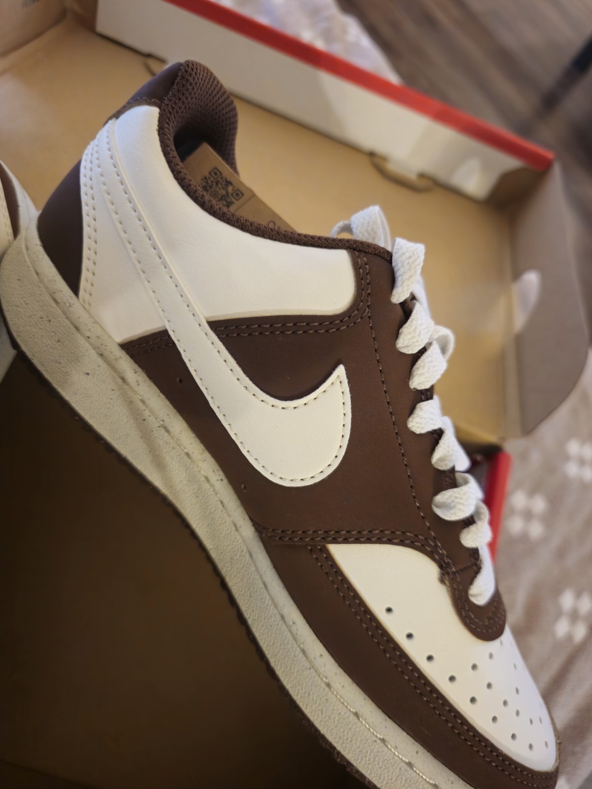 Nike Court Vision Low Girls sz 3.5 Low Top Sneakers Sail Cacao Wow IM1652-101