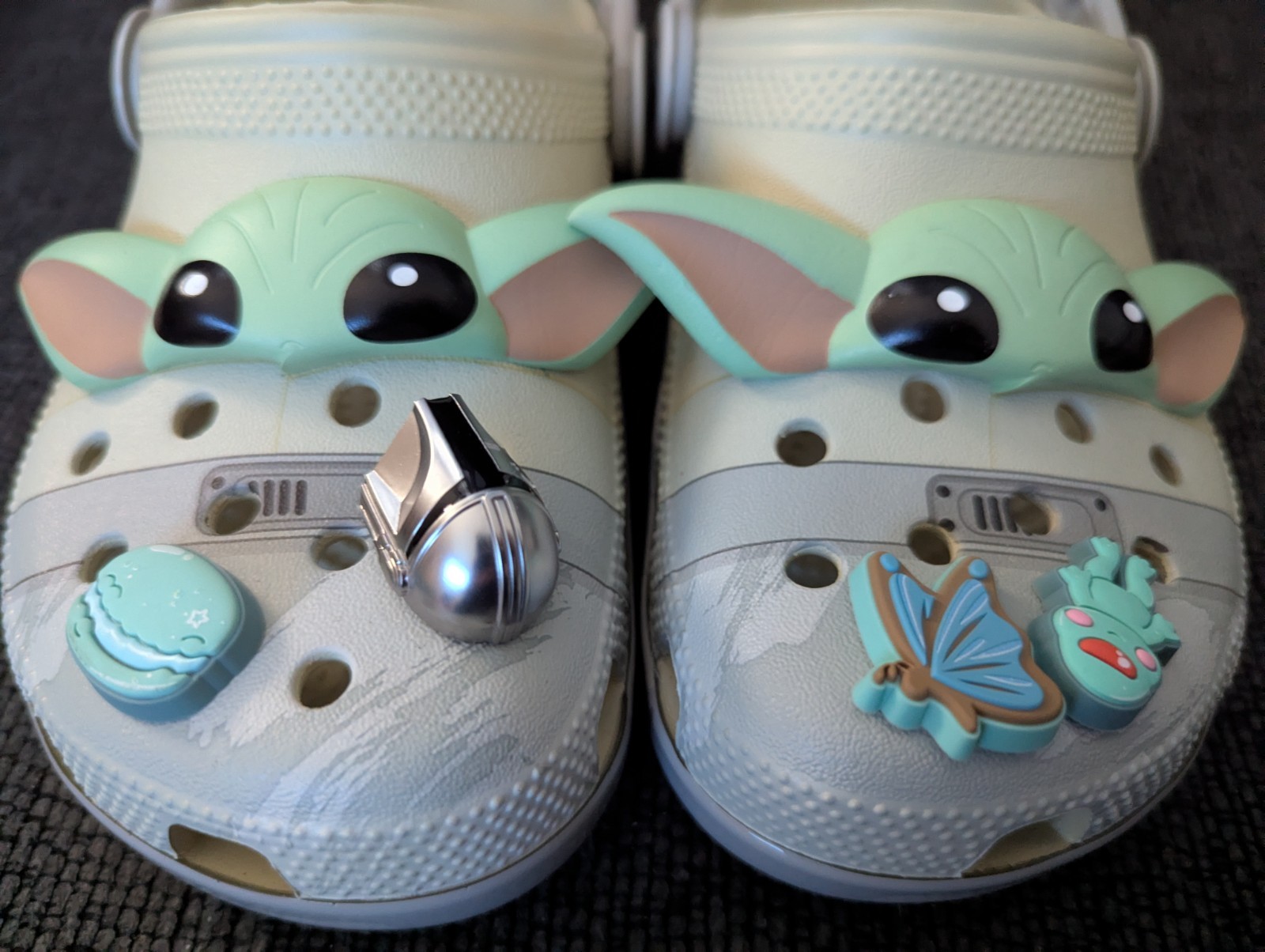 Crocs Star Wars Grogu Clog Slip-On Shoes White/Green Straps Unisex 3