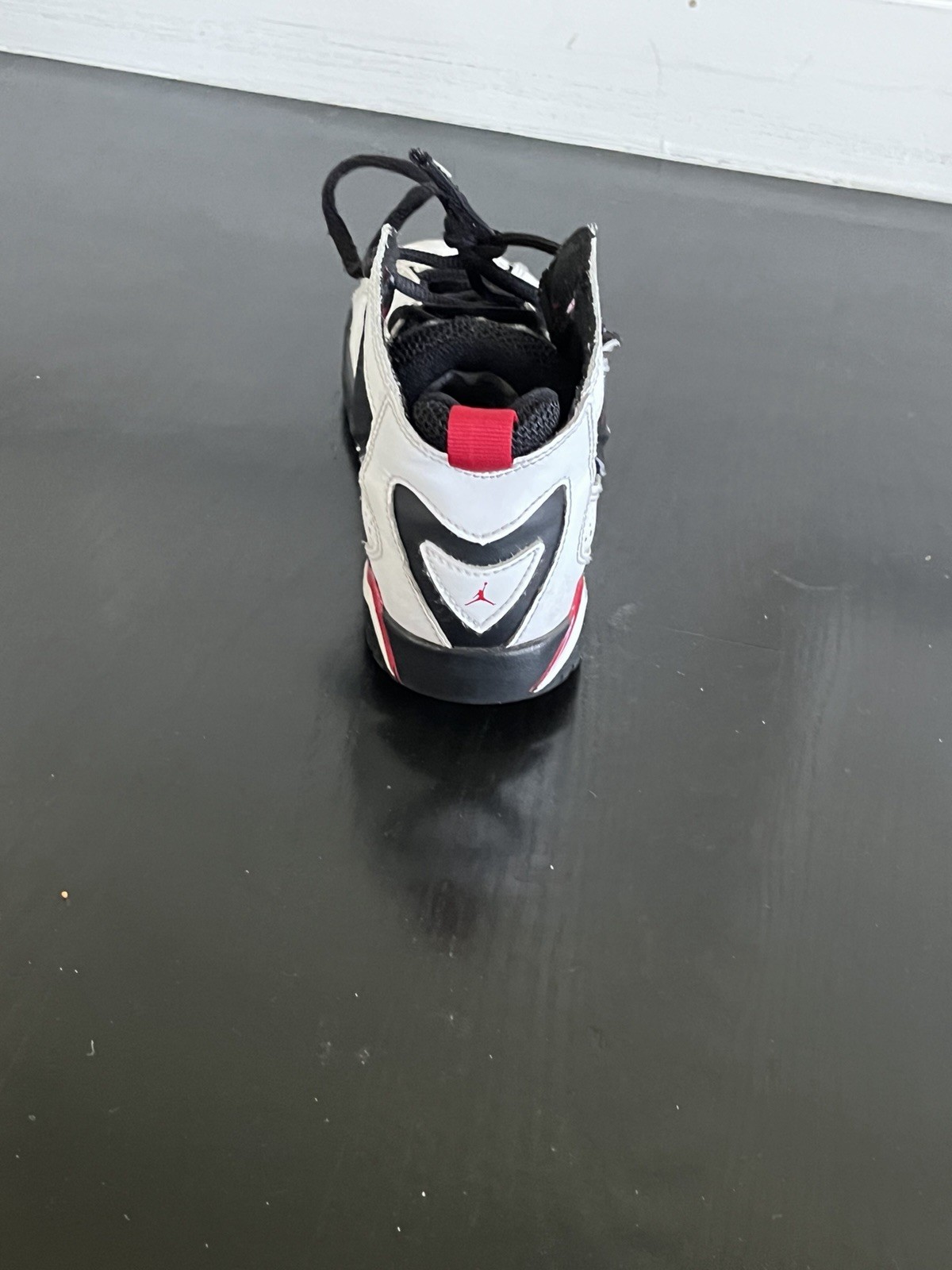 Jordan Air Jordan True Flight Youth Size 2 White/Black/Red Mid Top Leather