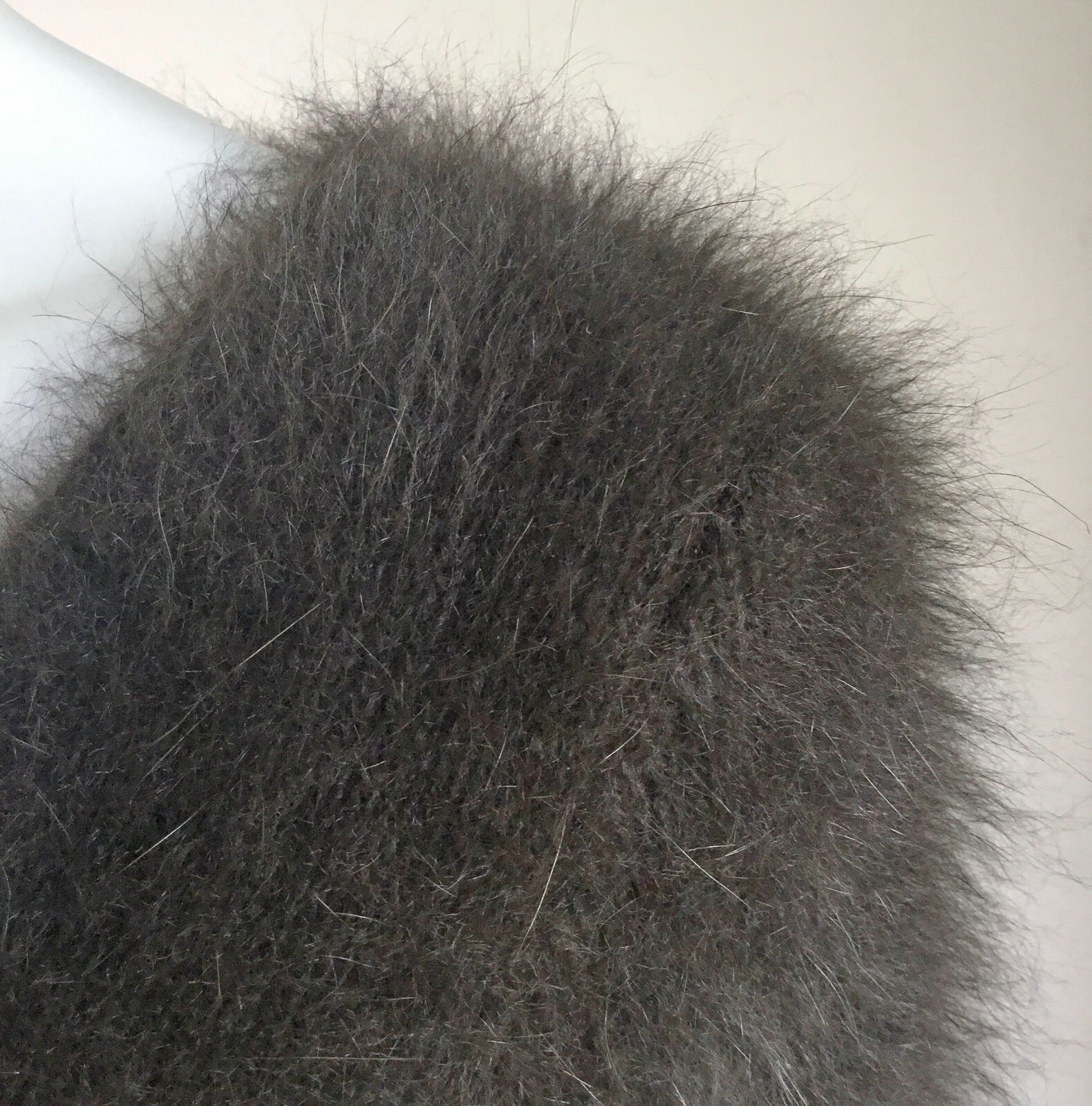 80% Angora Fuzzy Vintage EXPRESS Brown V Neck Pullover Sweater 32 in bust