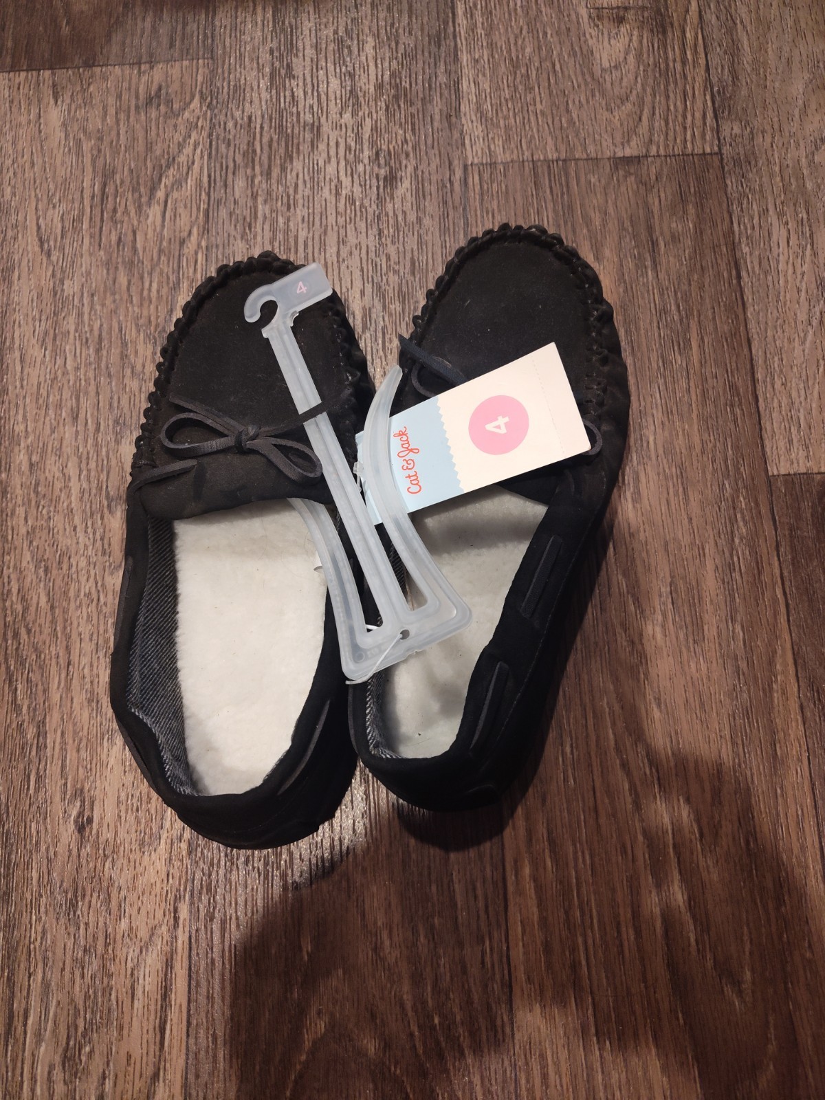 Cat & Jack Lionel Moccasin Slippers Youth 4 Black