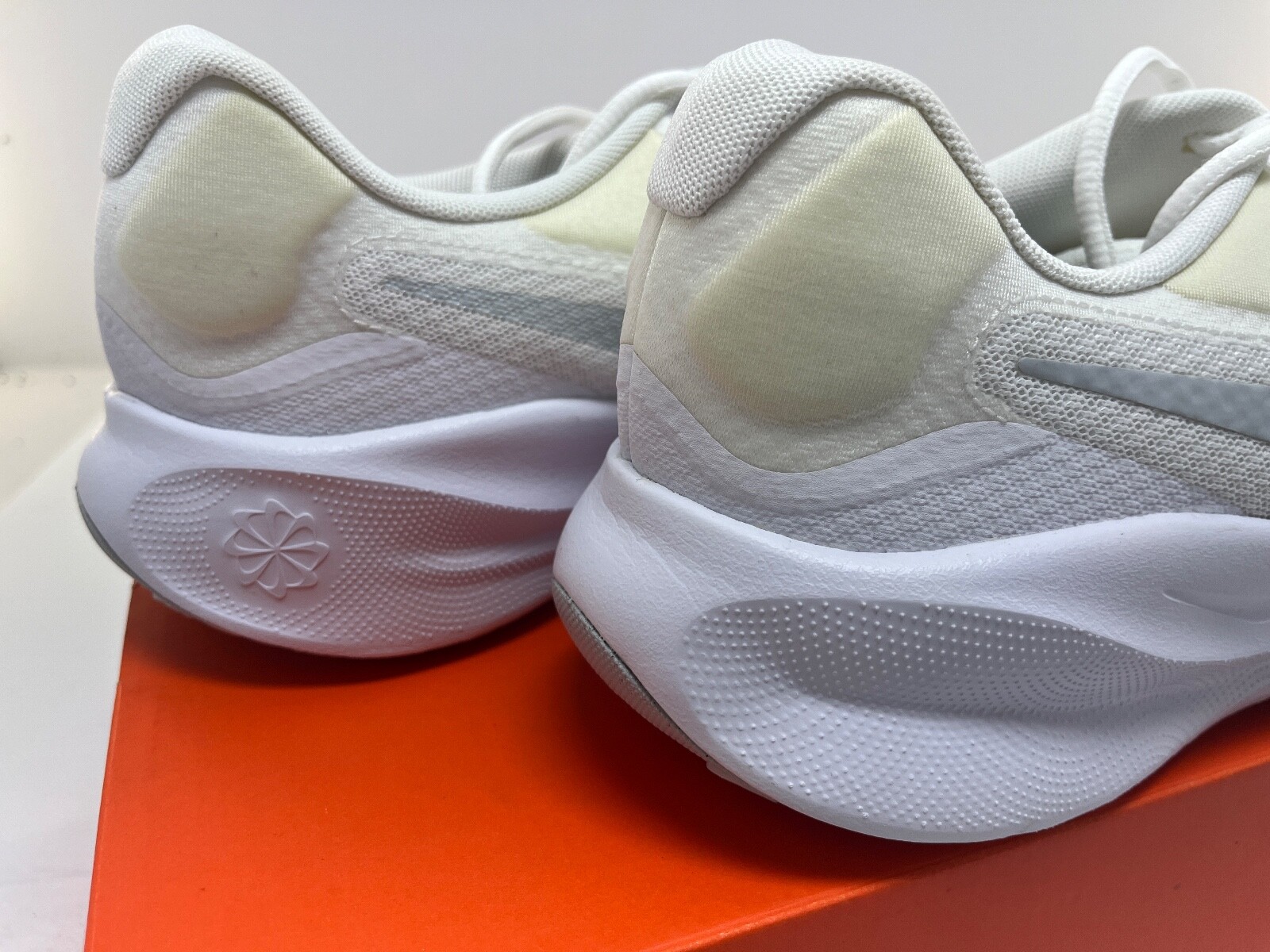 NIKE Mens Revolution 7 Running Shoe FB2207-100 White / White NWD FREE Shipping