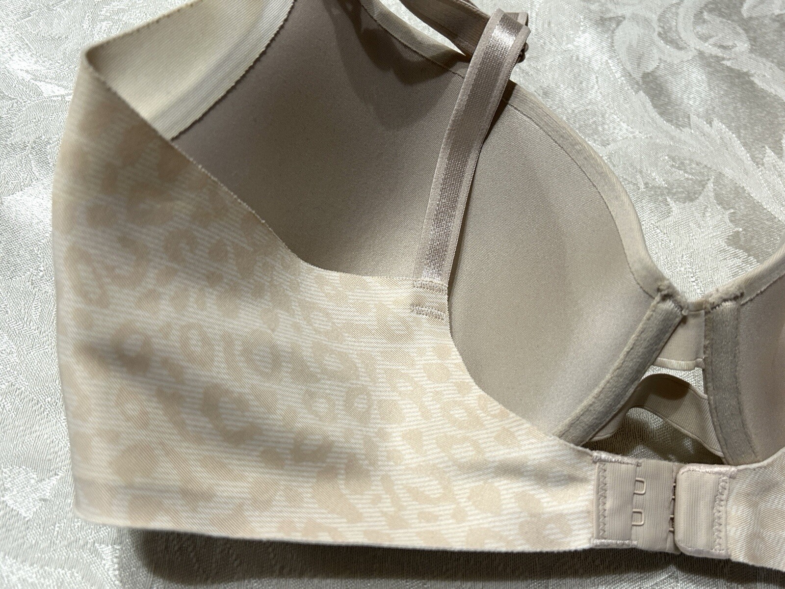 WARNER’S RB5781A No Side Effects Smoothes Underwire 34D Nude Animal Print Bra