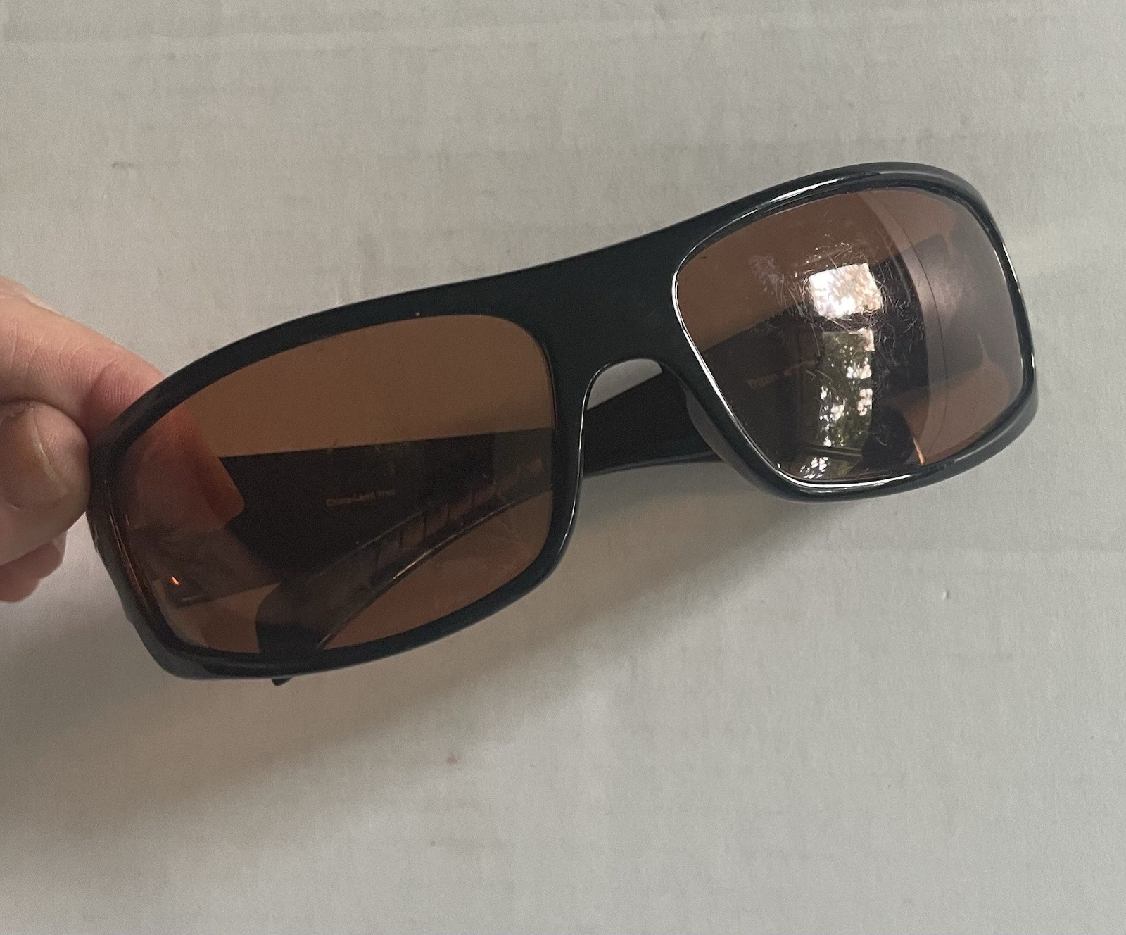 Flying Fisherman Triton Polarized Wrap Sunglasses Black Frame Brown Lens EUC