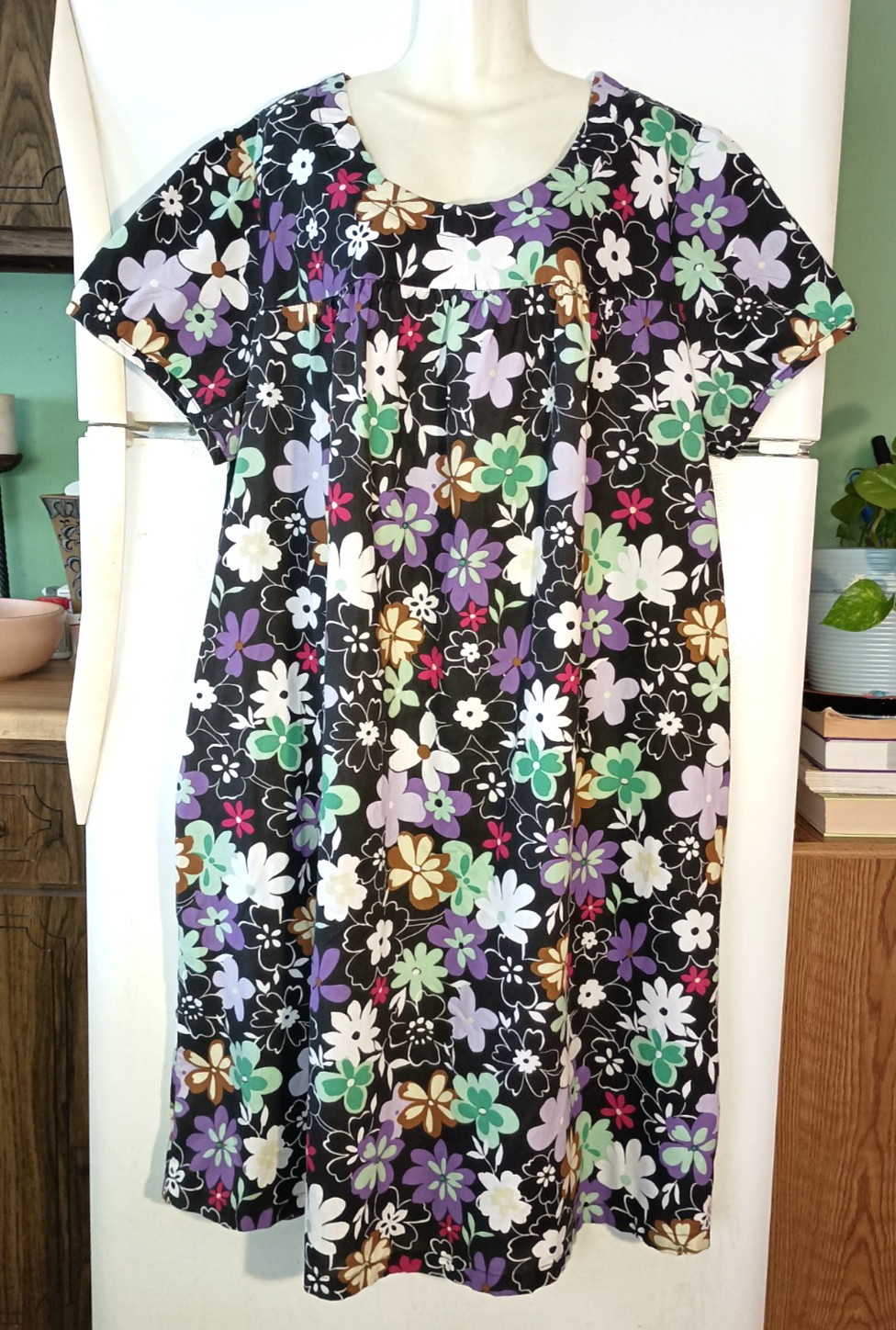 WOMEN’S ONLY NECESSITIES COLORFUL FLORAL MUUMUU LOUNGE HOUSE DRESS PLUS SIZE 2X