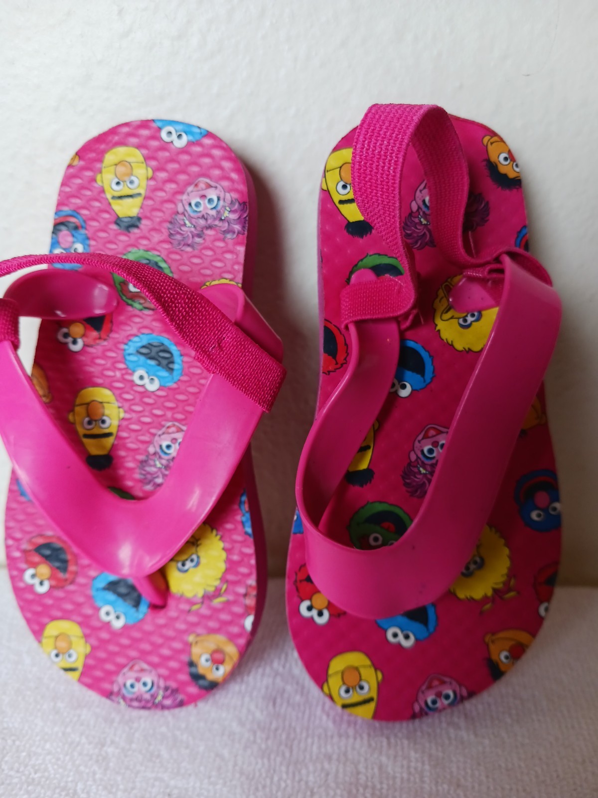 Sesame Street Unisex Kids Pink/Multicolor Thong Flip Flops Character Print