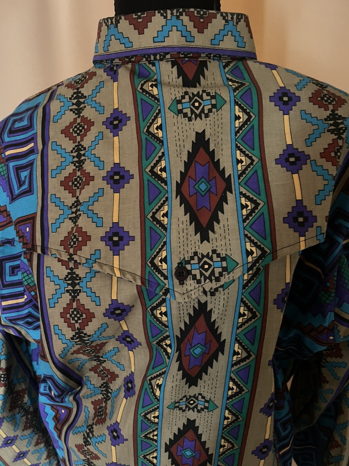Retro Rodeo Vintage Plainsman READ!! Aztec Western, Cowboy Collectible Shirt