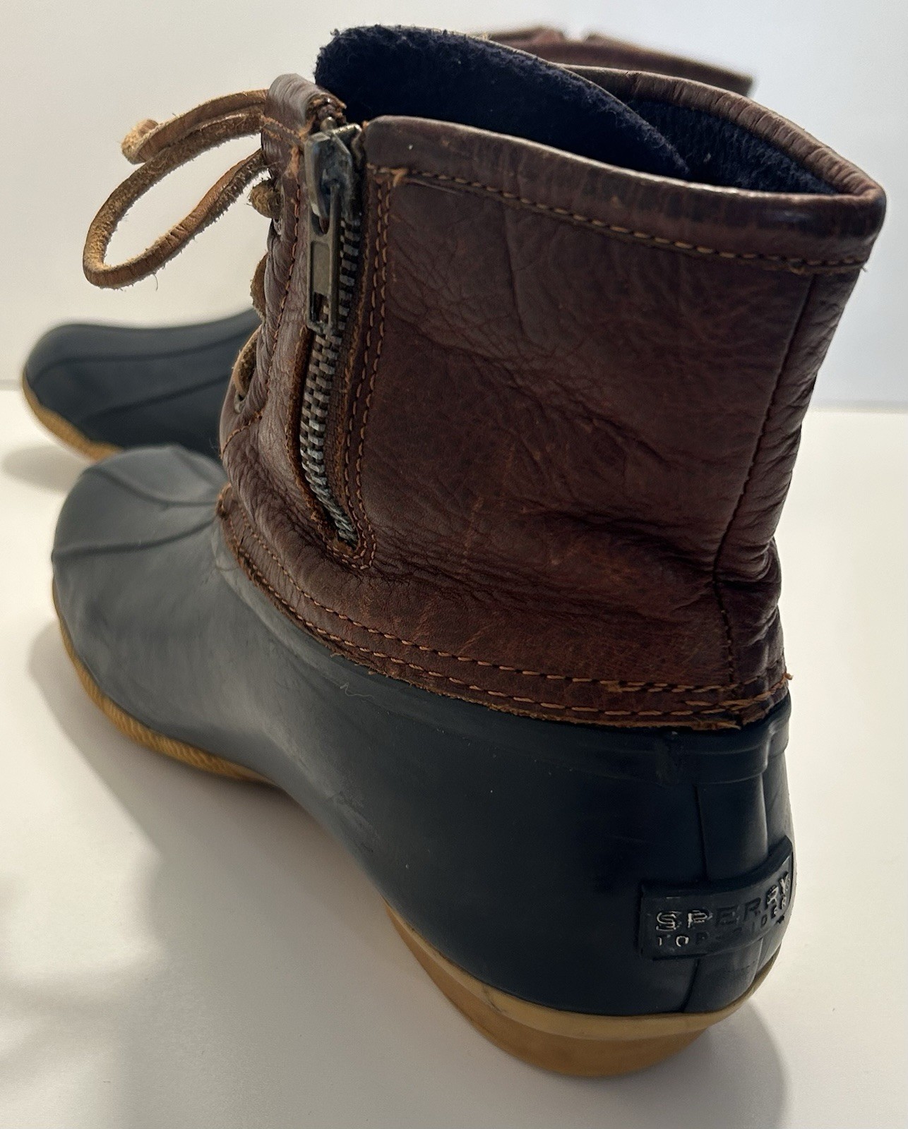 Sperry waterproof Rubber boot blue/brown size 8.5 closure zipper and lace-up