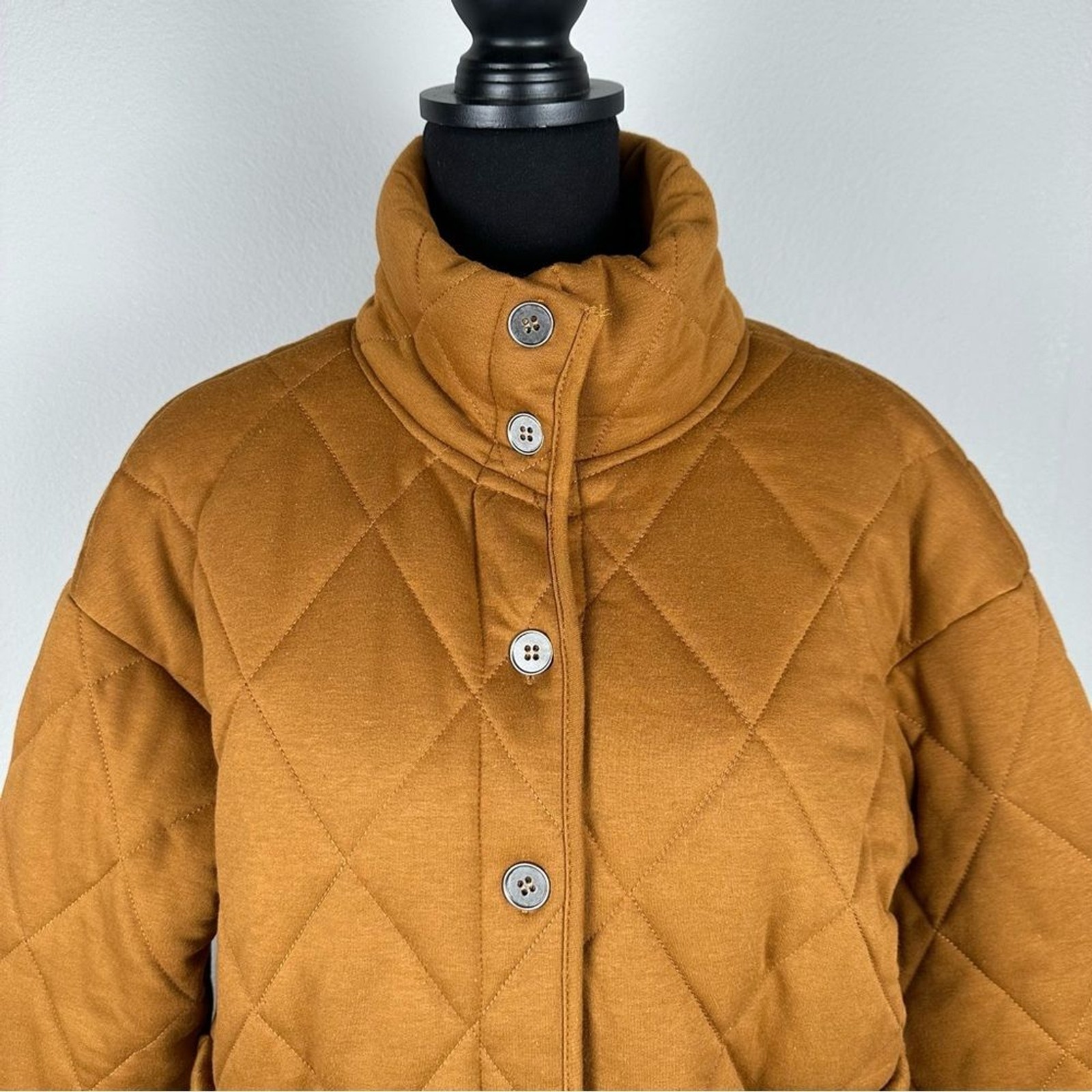Quilted Button Up Brown Jacket Women Medium Front Pockets Lined NWOT Casual Cozy