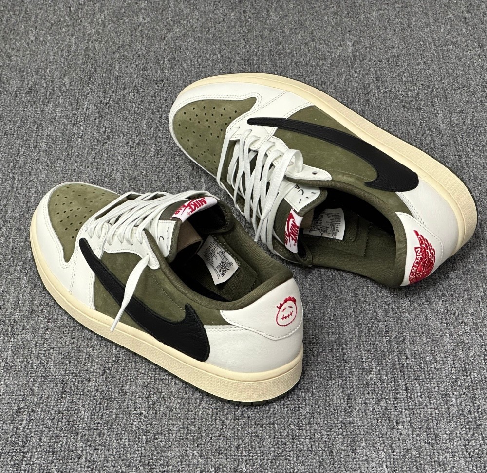 Men’s Travis Scott AJ1 “Medium Olive” DZ4137-600 US Size 7-12