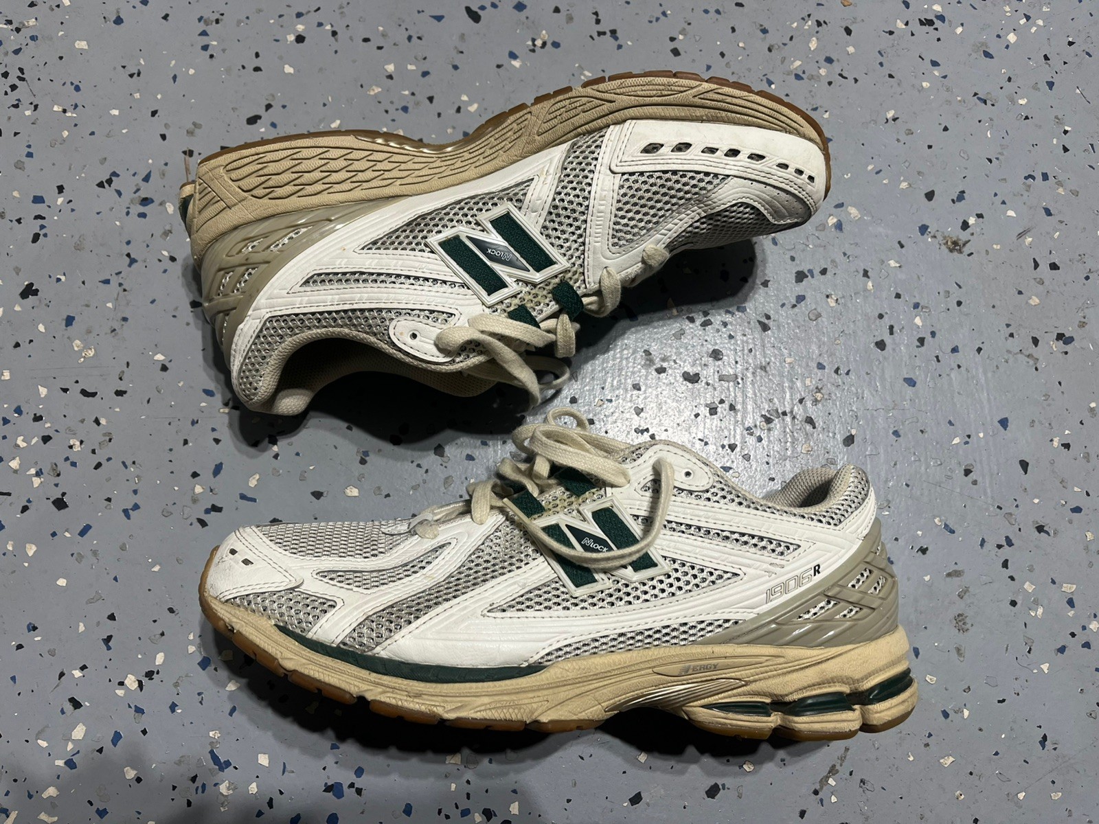 New Balance 1906R M1906RQ White Green Width D Men’s Size 13 Preowned