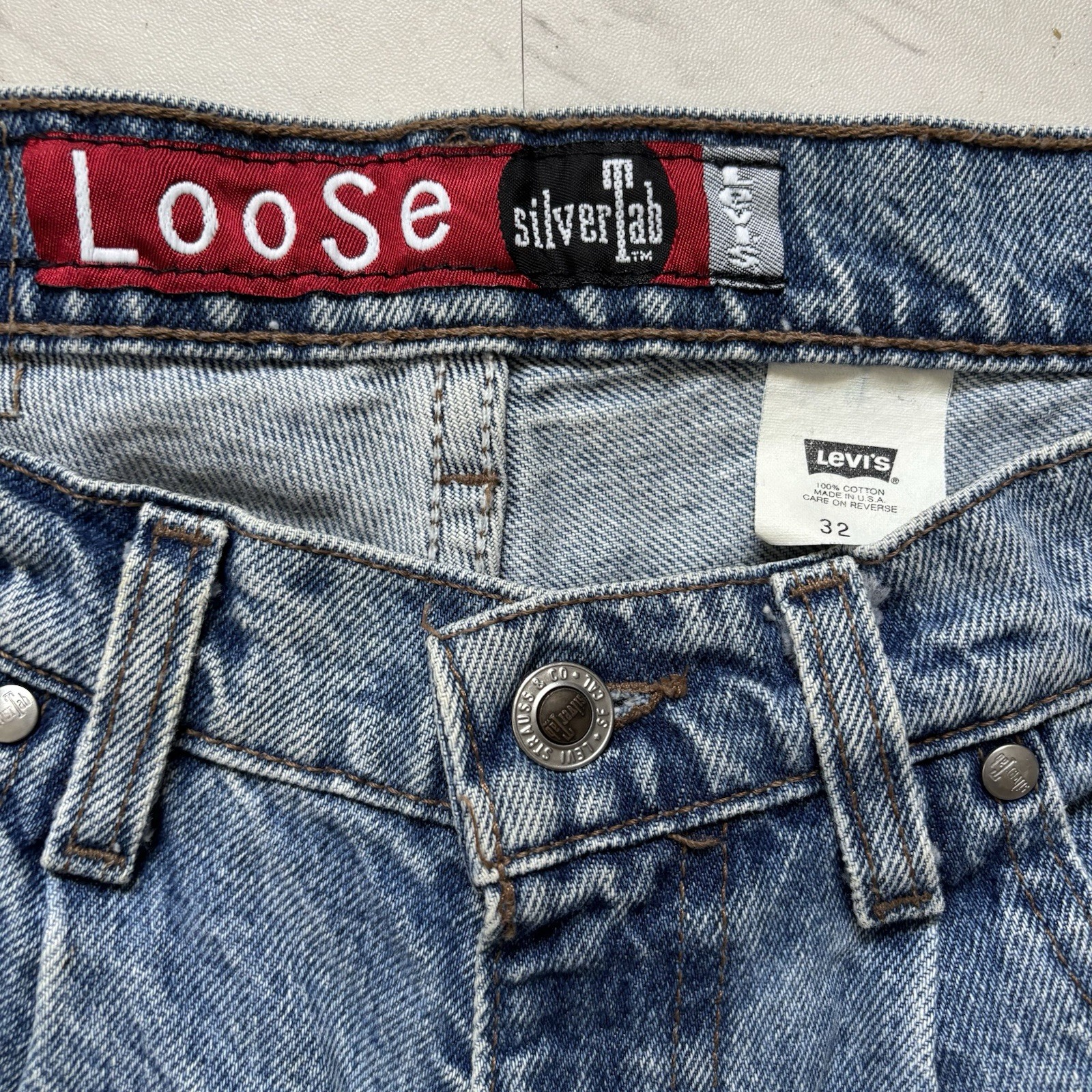 90’s Levi’s Silvertab Men’s Loose Blue Denim Jean Shorts Sz 32