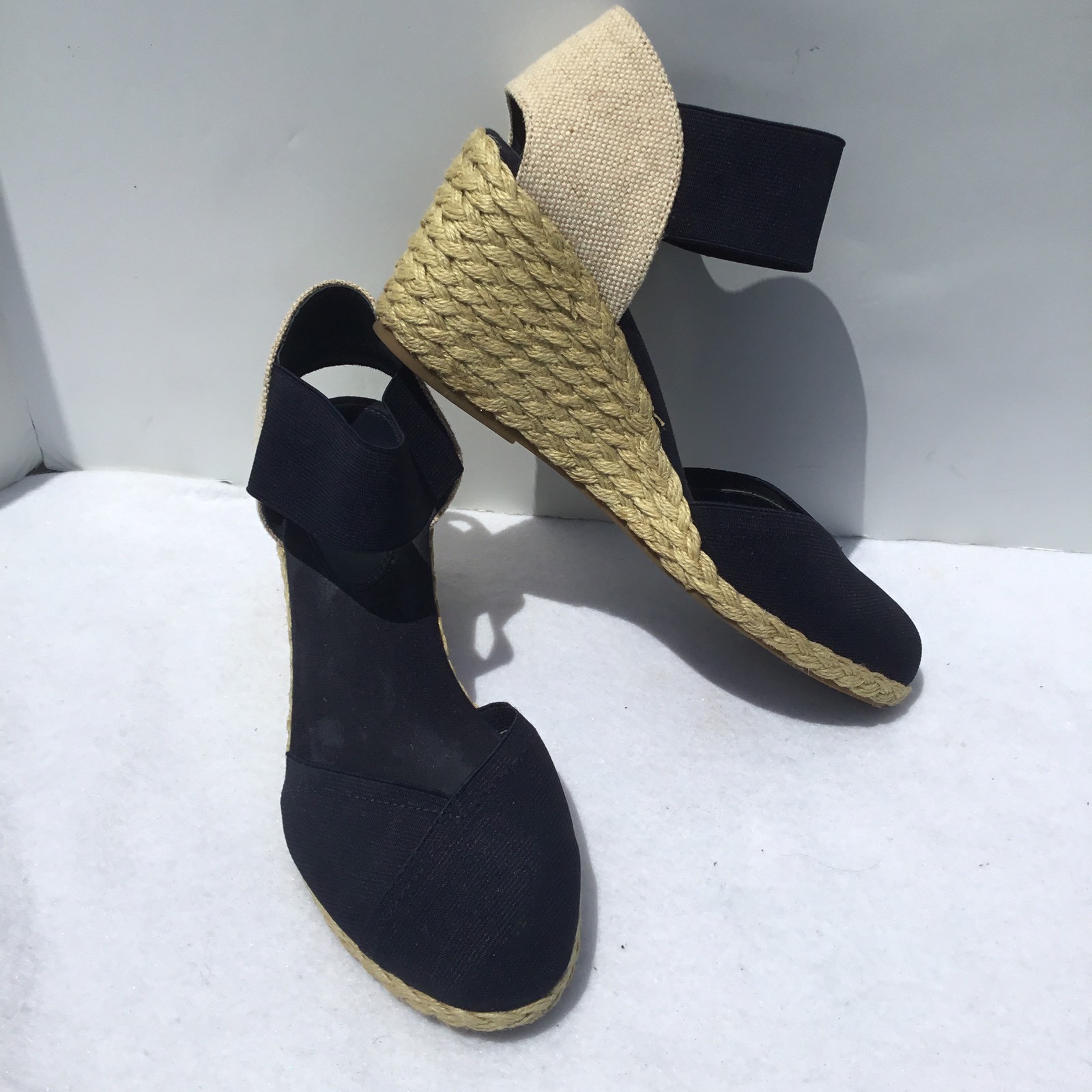 CHAPS Straw Wedge Womans Heel Ankle Strap No Size Measures 9.5″ Long 10″ Insole