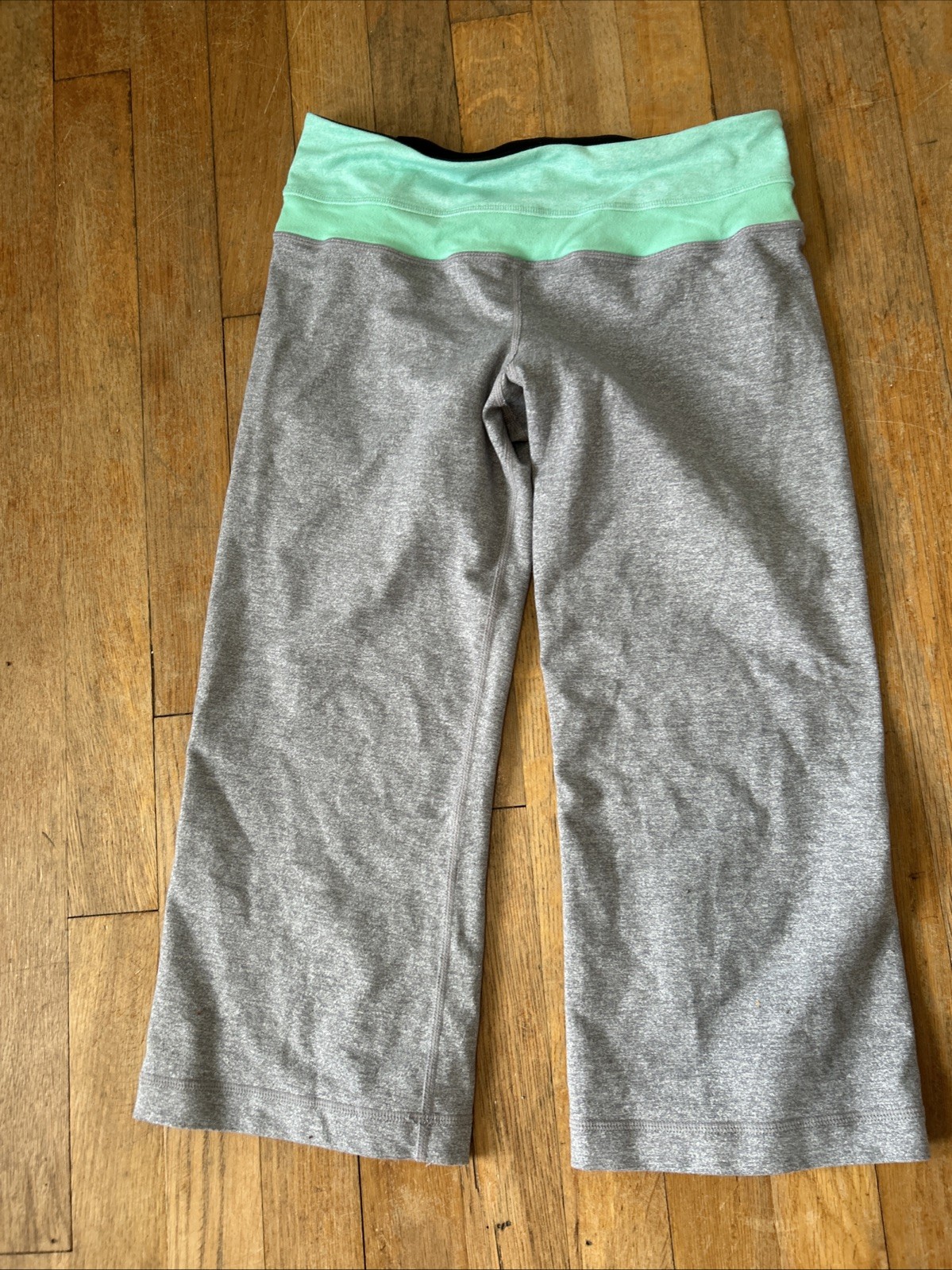 Lululemon Gray Mint Green Wide Leg Crop Yoga Pants Mid Rise Size 4-6 Approx