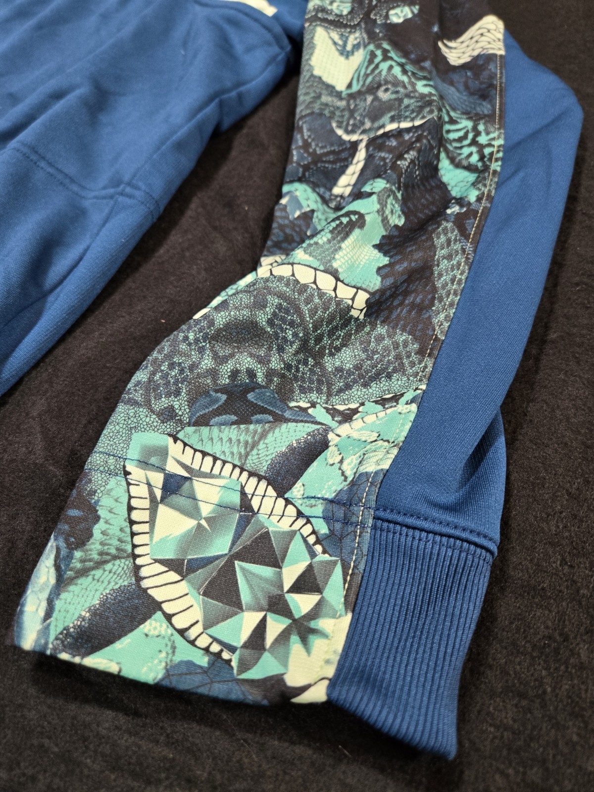 Excellent Condition Mens 2XLNike Therma-Fit long Sleeve with Hood!!! Great Deal!