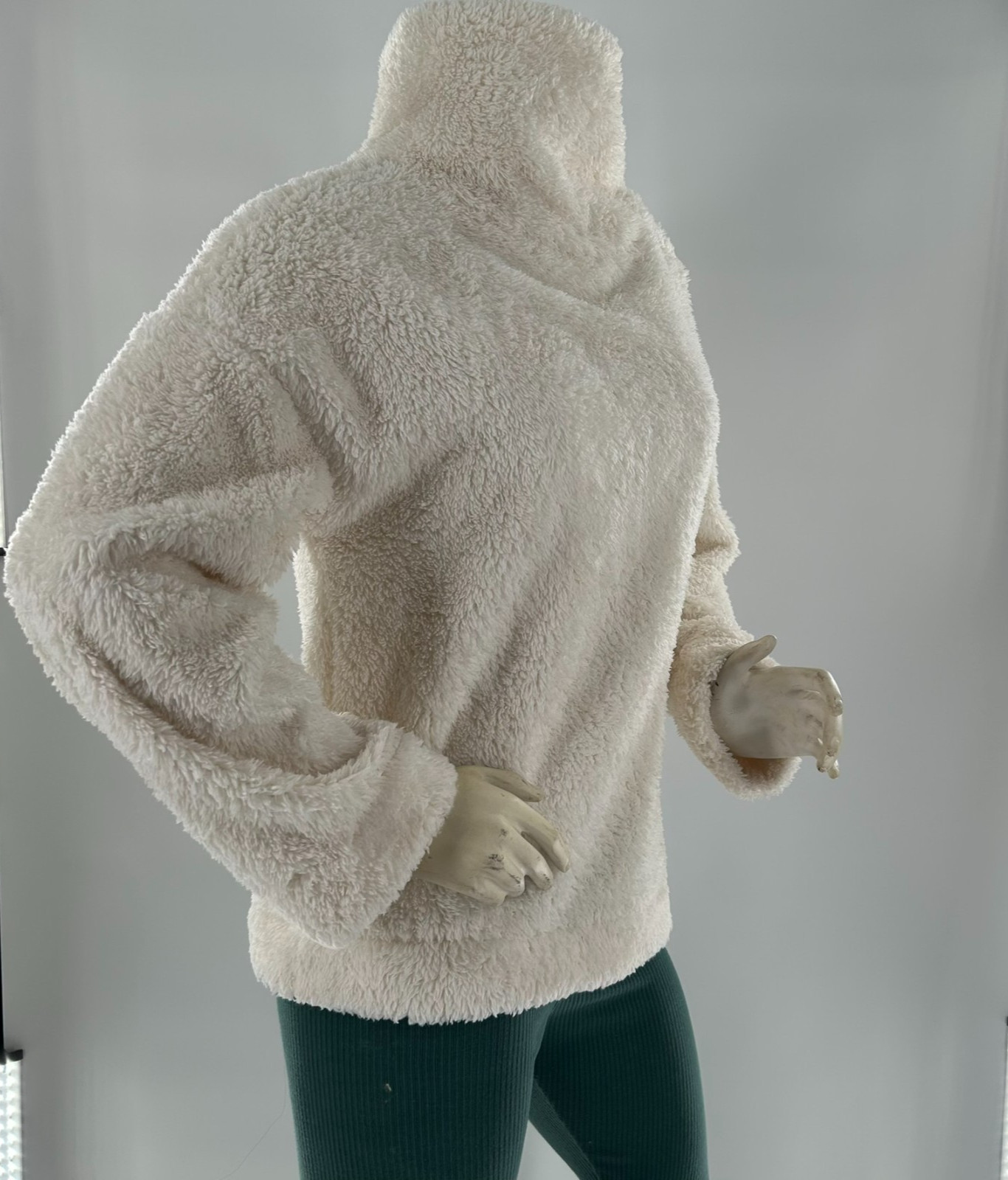 GAP BODY Sherpa Fleece Pullover Comfy Fit with Loose Turtleneck Womens Small