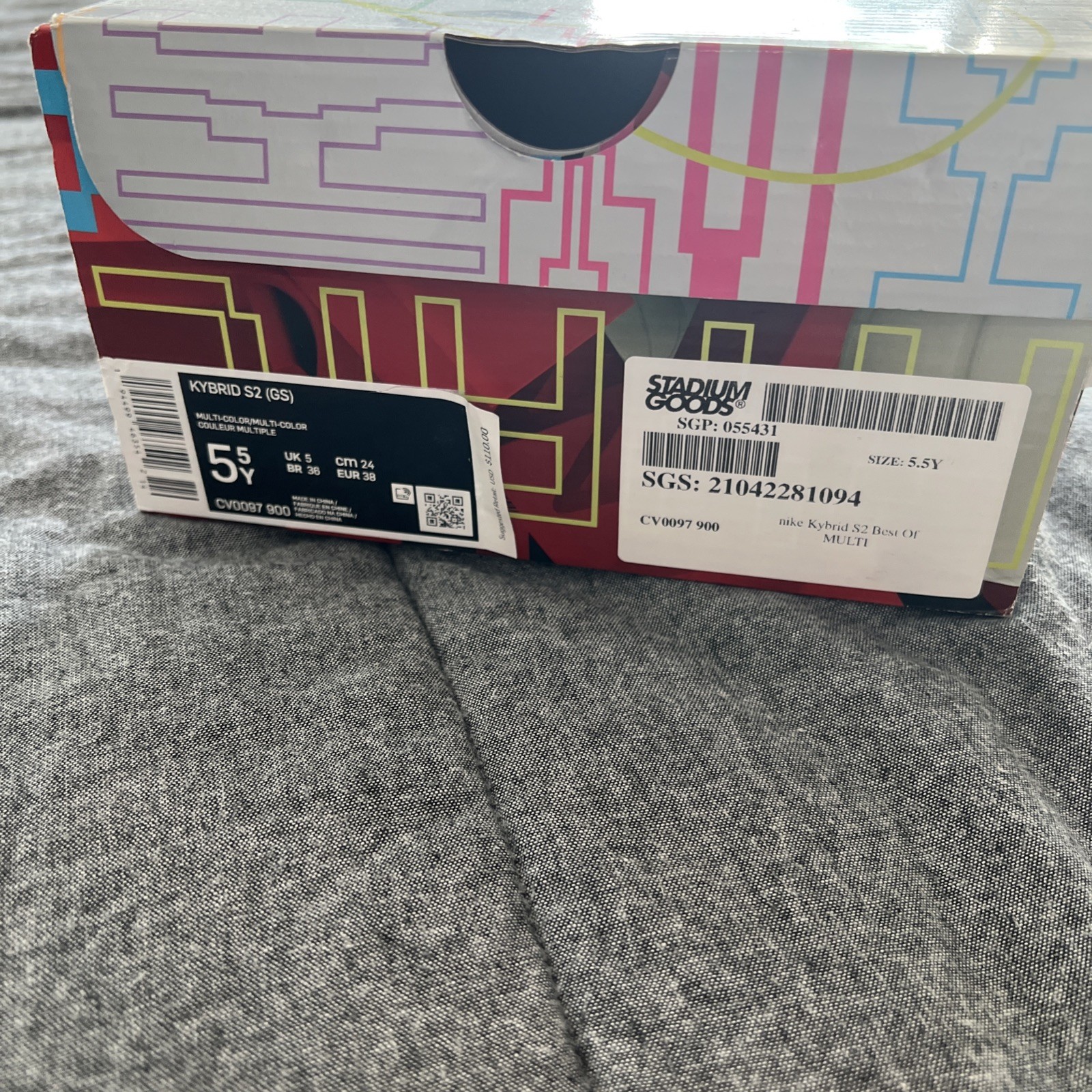 Nike kybrid S2 what the. with box no damage
