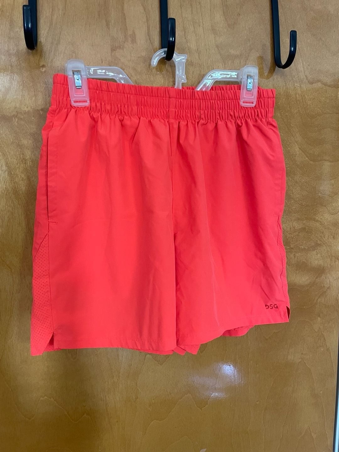 DSG Men’s 7″ Run Shorts Coral Red