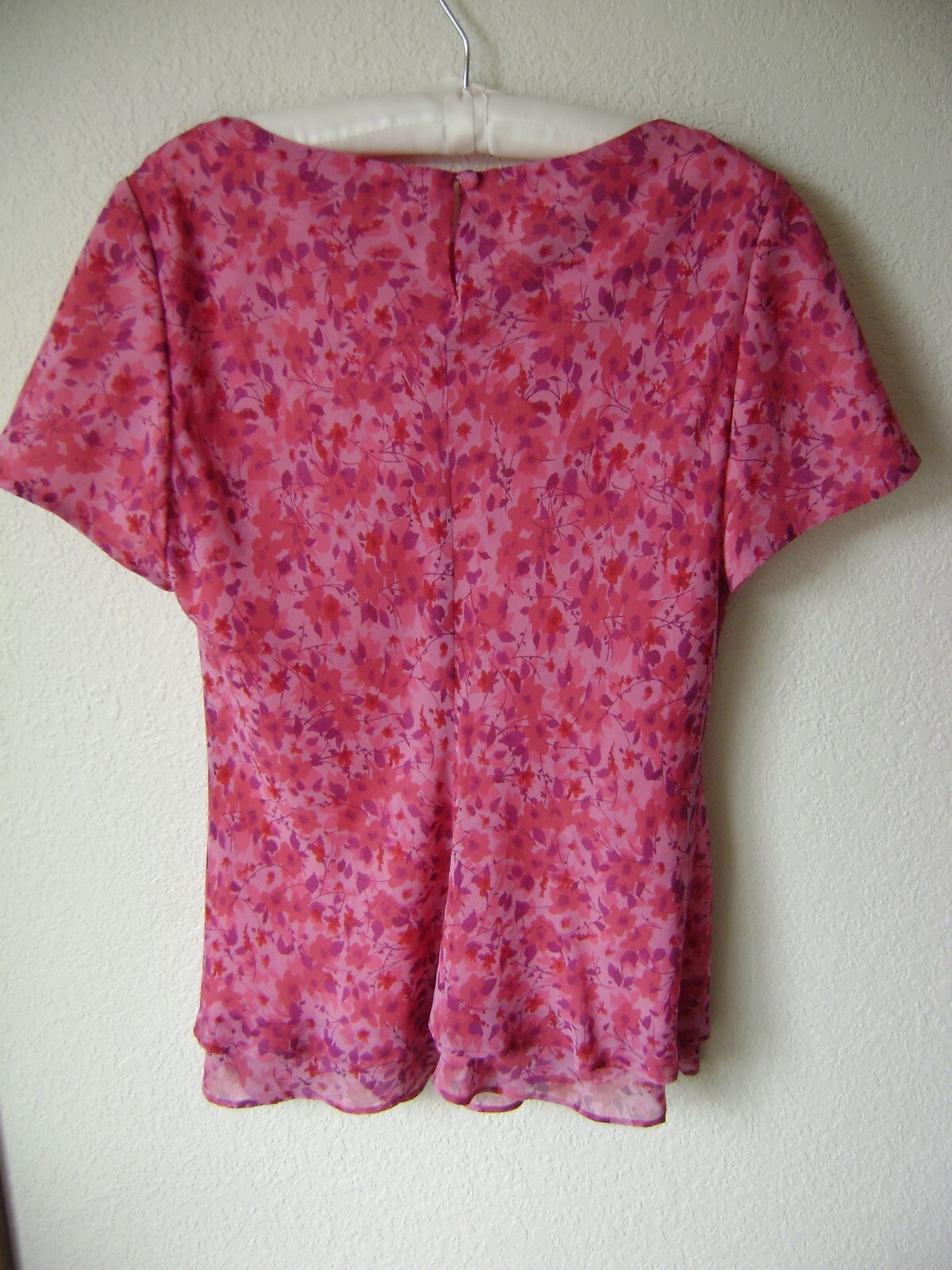 NEW DEPECHE MODE WOMEN’S BLOUSE 10 M PINK FLORAL SHEER OVERLAY TOP TIERED HEM