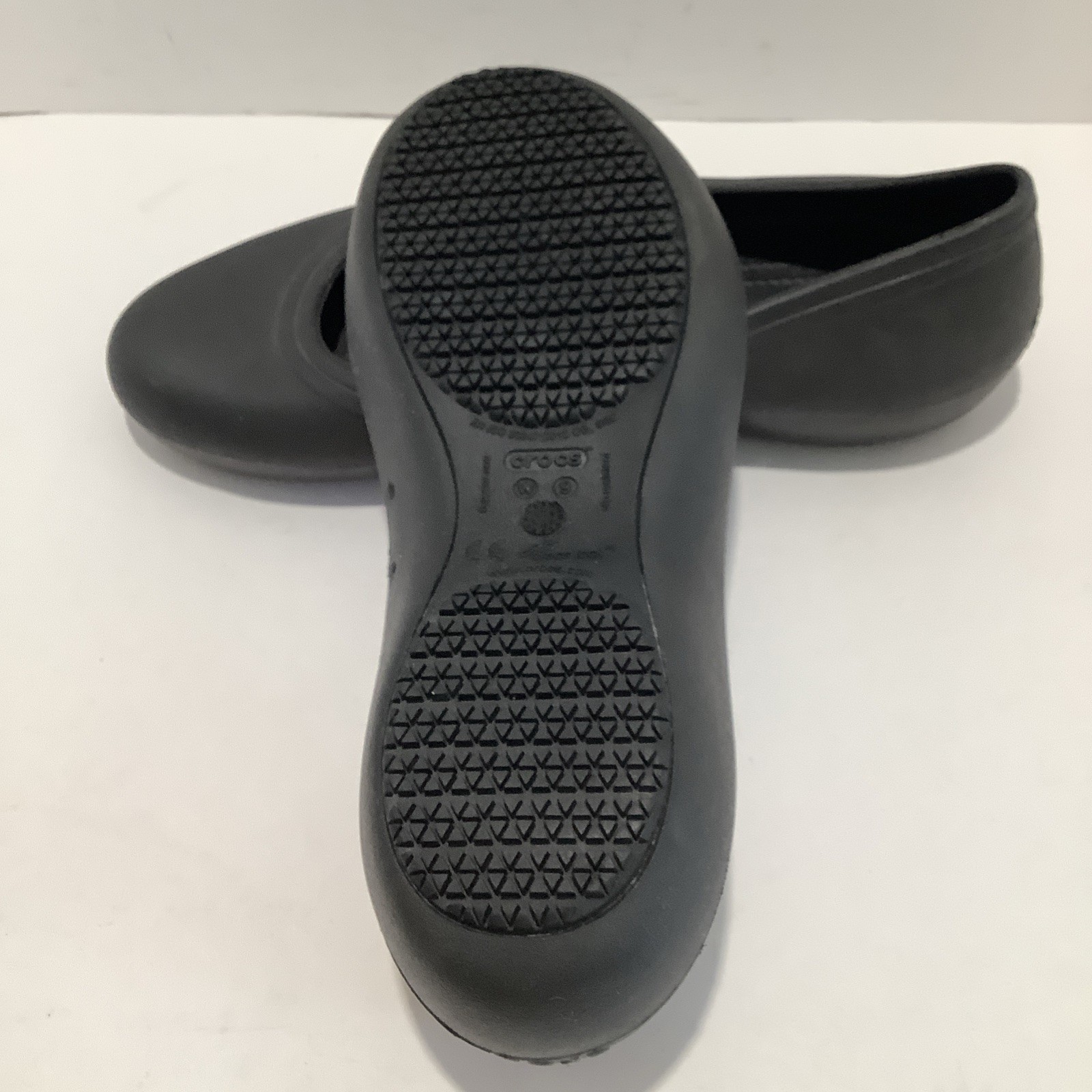 Crocs Women’s Size 9M Black Slip Resistant Shoes Comfortable Work Flats, Exc