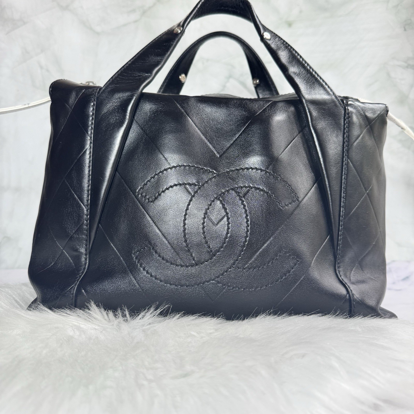 CHANEL CC Logo Quilted Leather Boston Bag Black Vintage Top Handle handbag