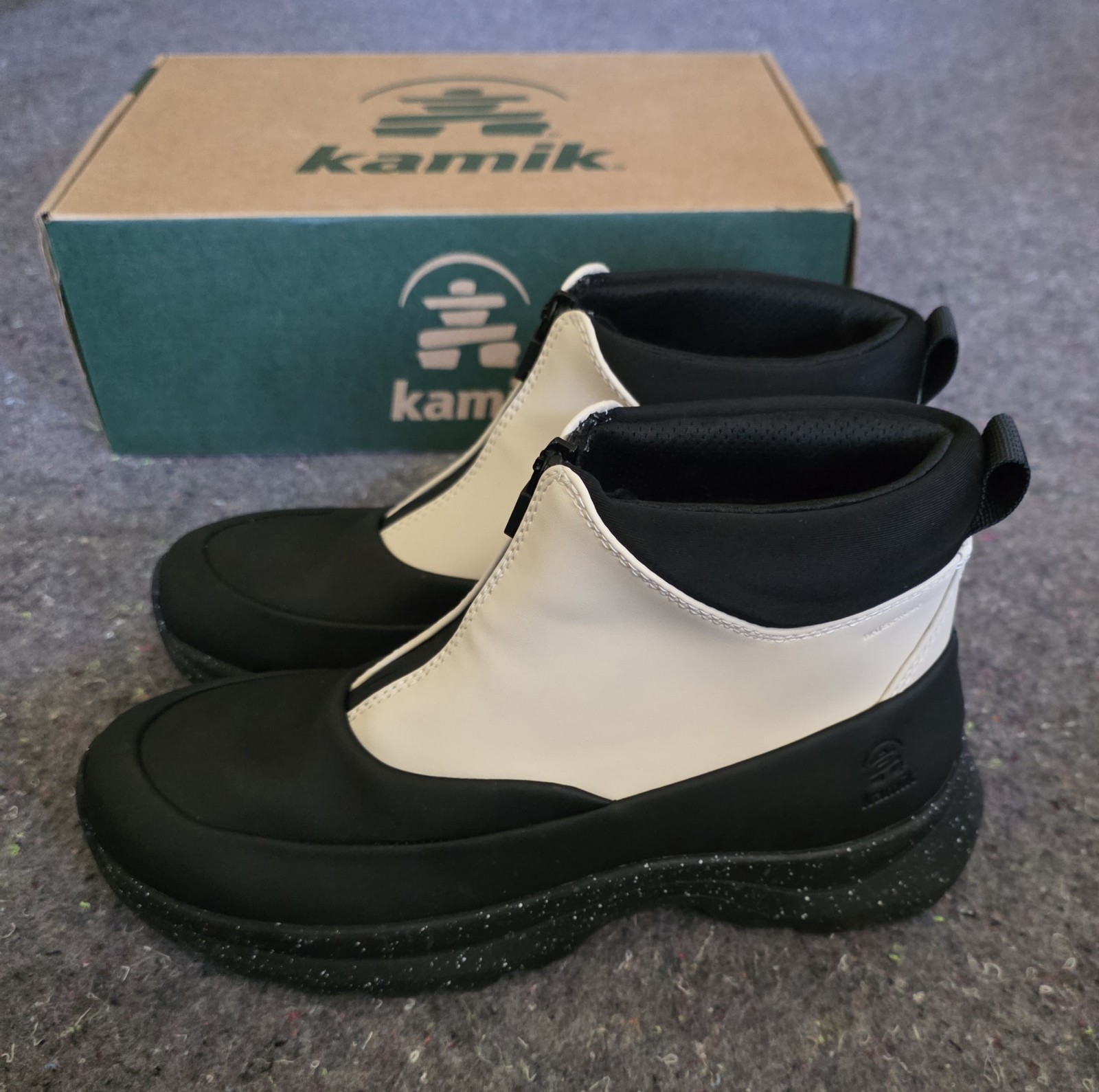 KAMIK ECLIPSEZ ~ WOMEN’S BEIGE/BLACK FRONT ZIP ANKLE SNOW BOOTS ~ 8 NEW IN BOX
