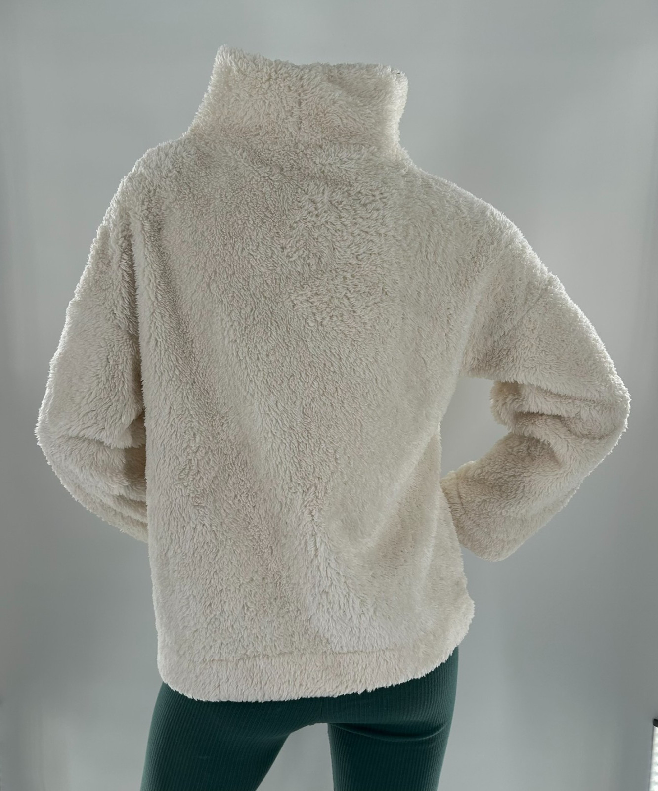 GAP BODY Sherpa Fleece Pullover Comfy Fit with Loose Turtleneck Womens Small