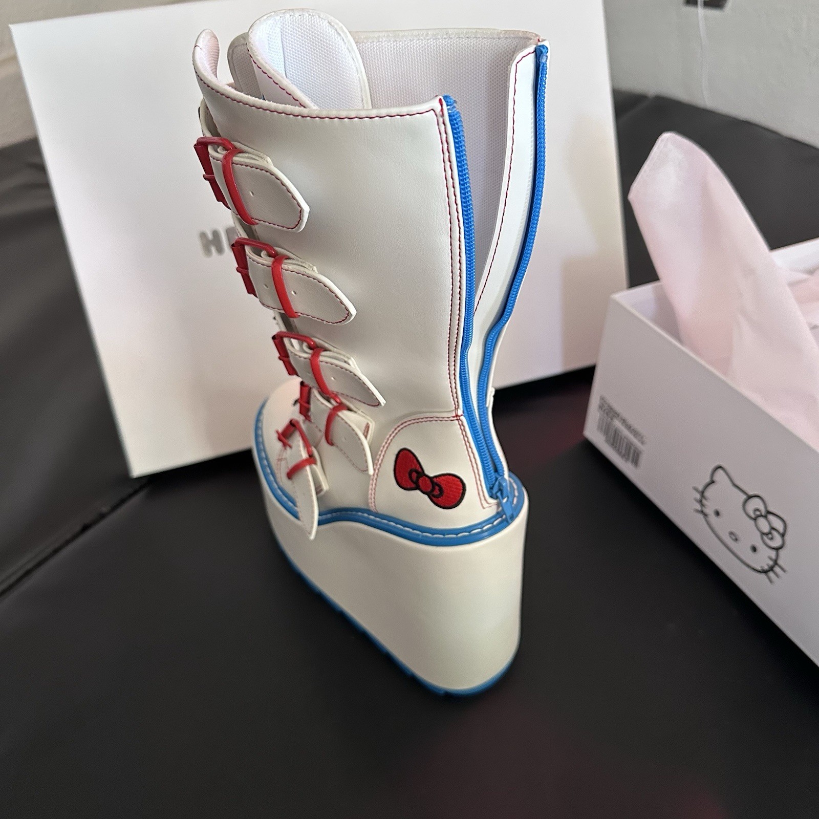 YRU x Hello Kitty Dune Platform Boots White Red Blue Women’s Size 6 New In Box