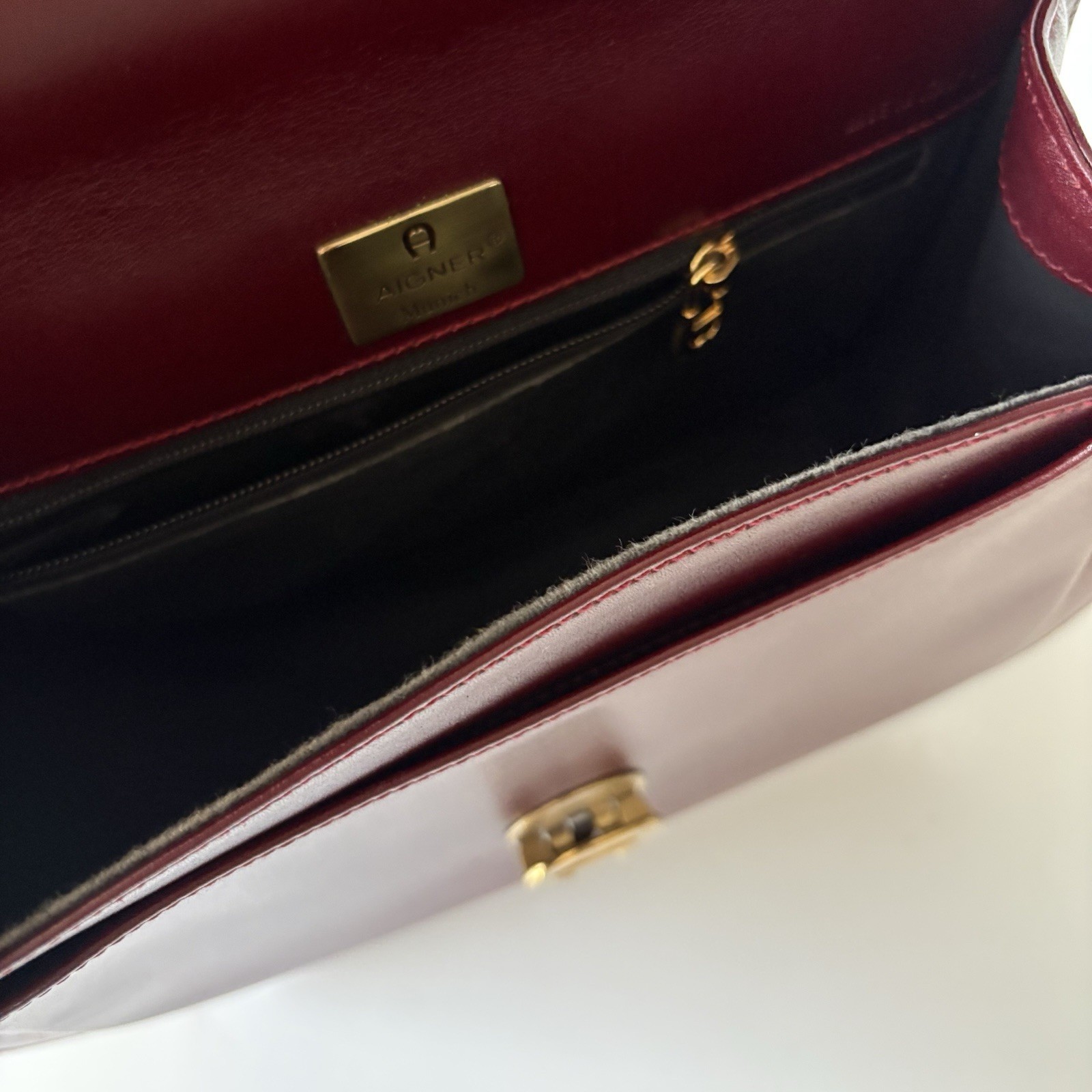 Authentic vintage AIGNER Handbag Leather Burgandy From Japan 0955