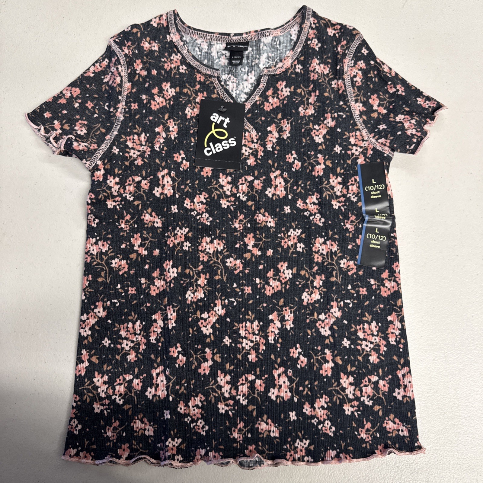 Art Class Girls’ Short Sleeve Notch-Front T-Shirt Size Large 10/12 NWT