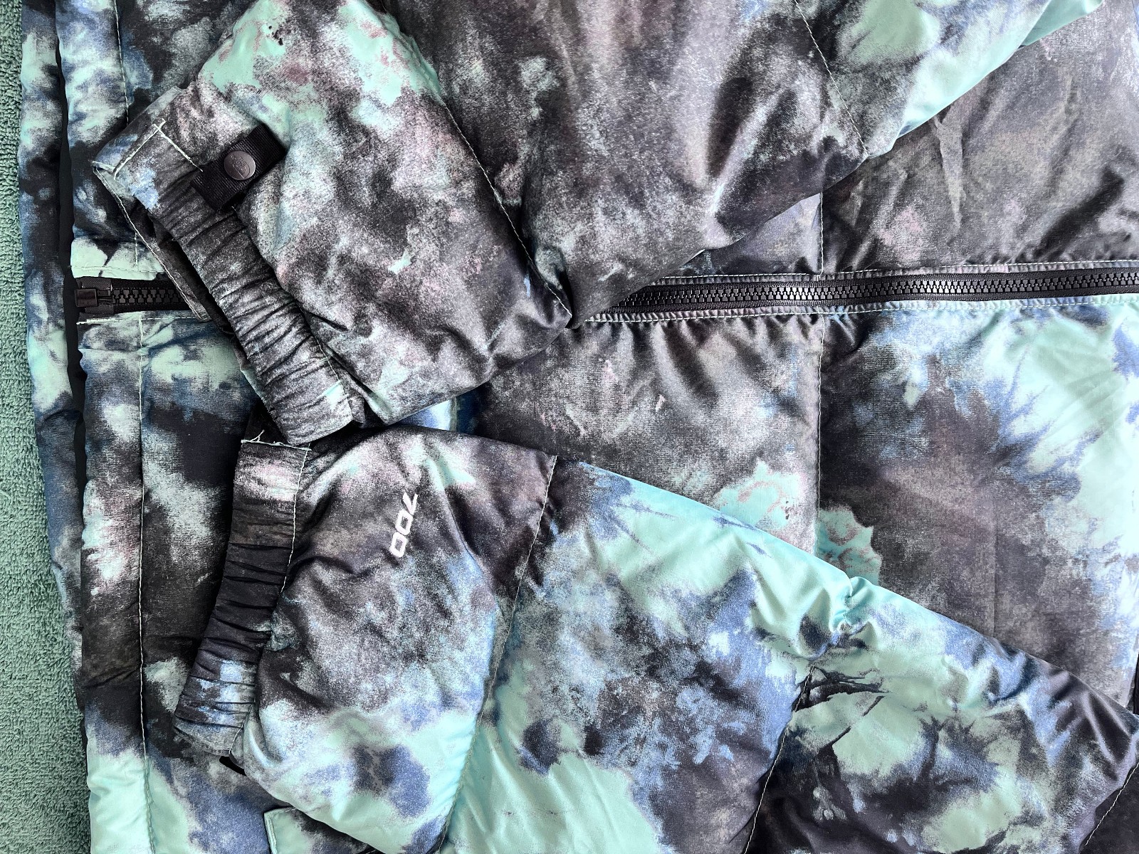The North Face: Men’s 1996 Retro Nuptse Jacket – Wasabi Ice Dye [Large; Used]