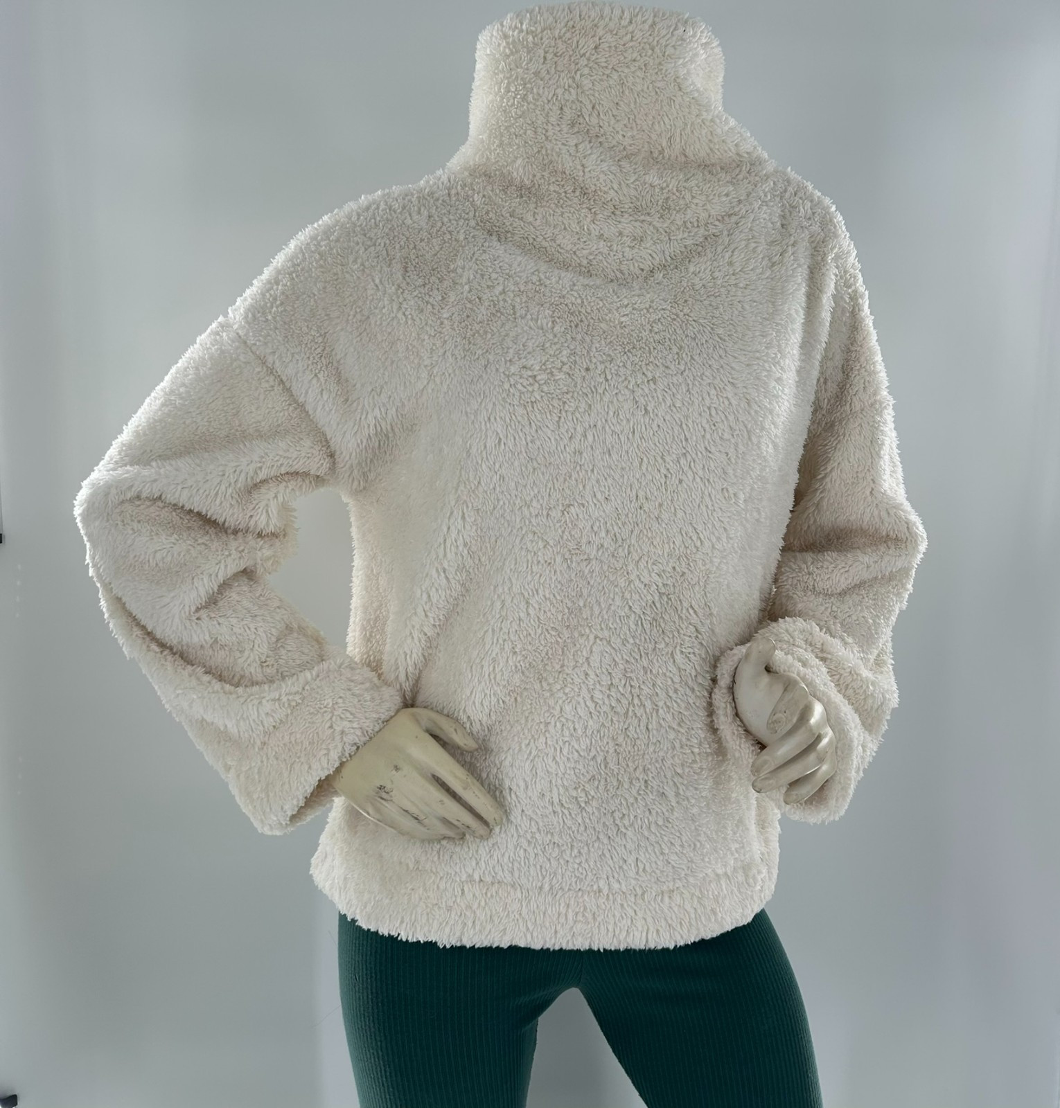 GAP BODY Sherpa Fleece Pullover Comfy Fit with Loose Turtleneck Womens Small