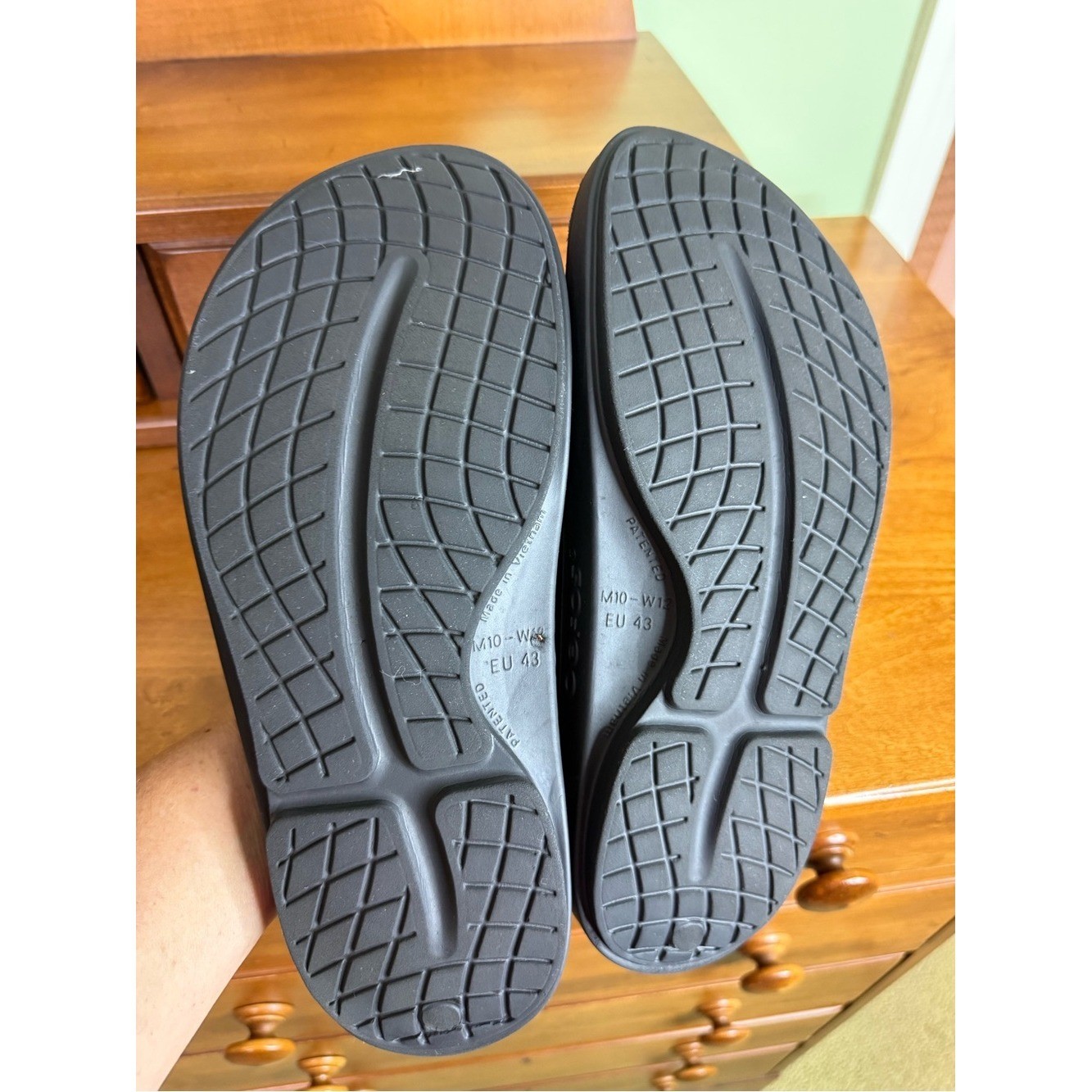 OOFOS OOAHH recovery slide sandals black M10 W12 EU42 orthotic, beach walking