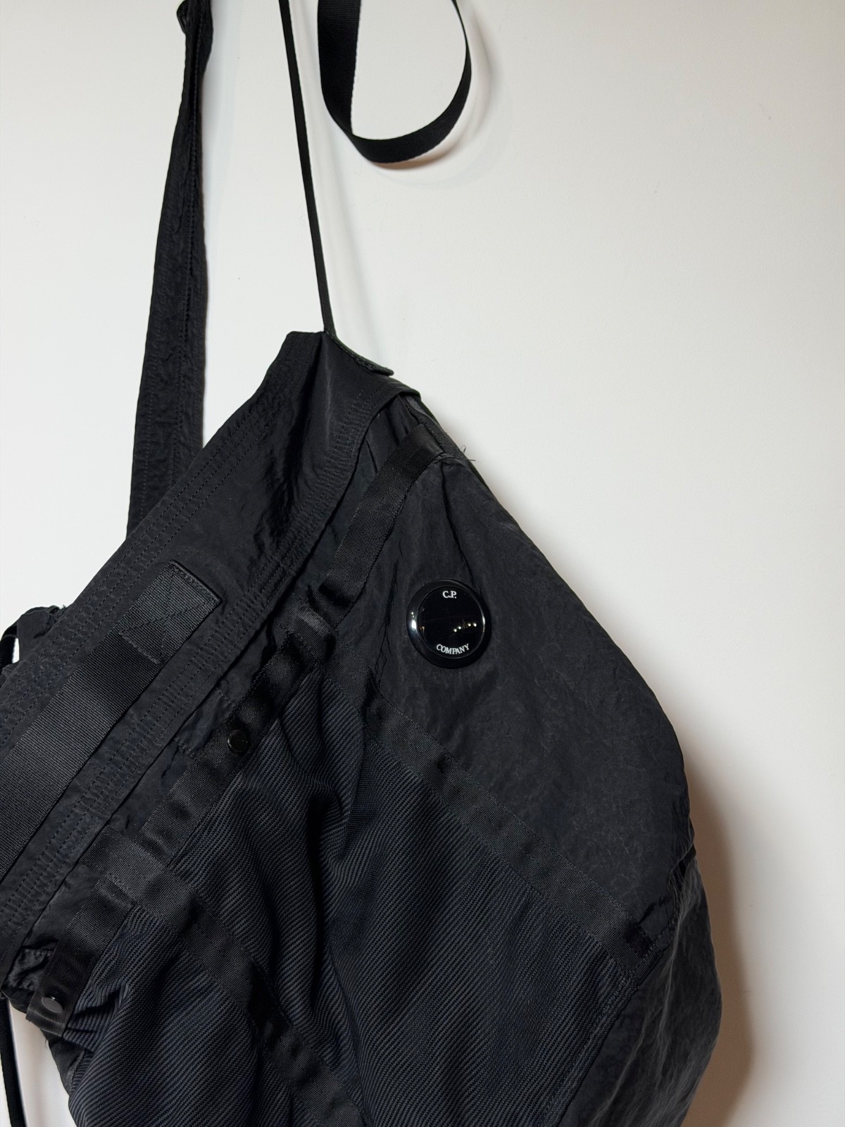 Сумка C.P. Company Nylon B Crossbody Messenger Bag In Black