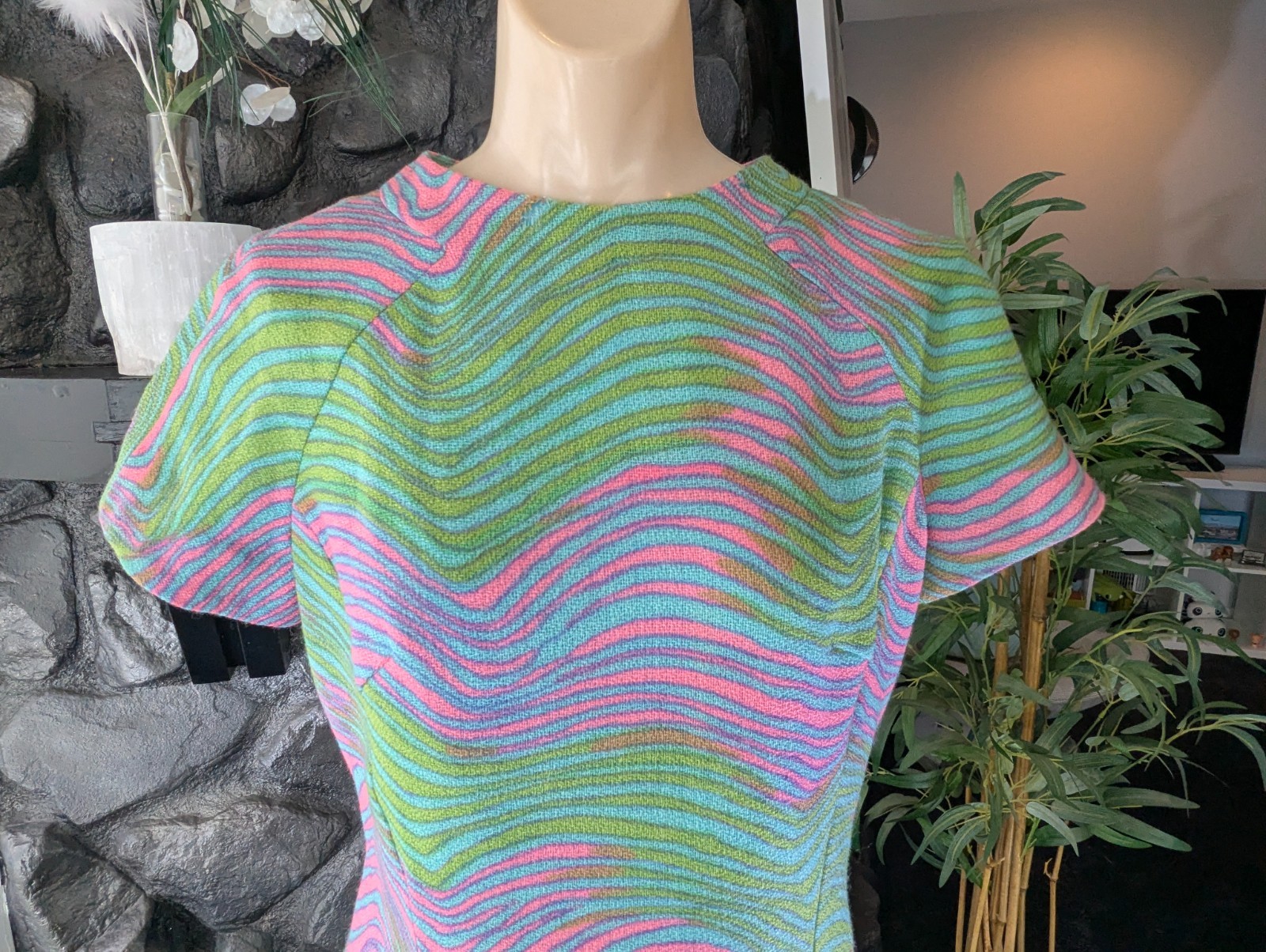 Vtg 70s EVANSTON Ruth McCulloch Hubbard Woods Sheath Dress Neon Tiger Stripe
