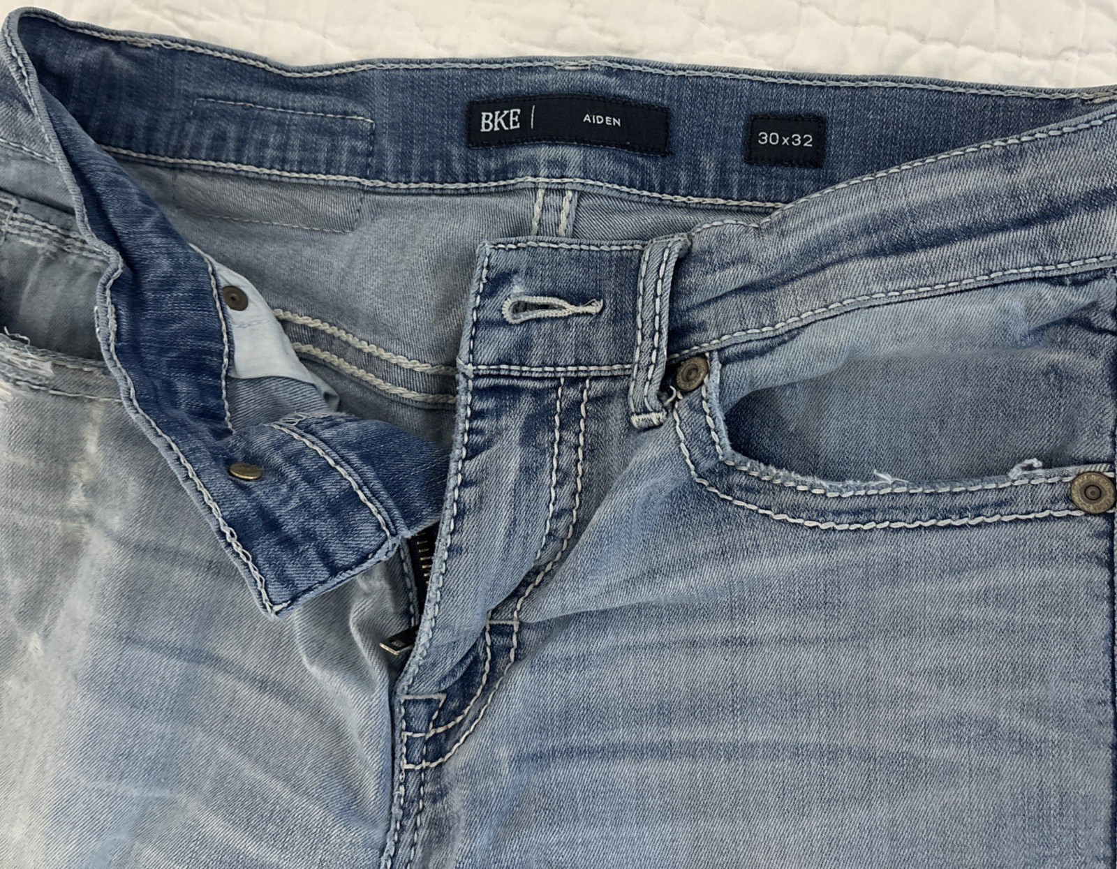 BKE Aiden Jeans Mens 30×32 Distressed Frayed Hem Blue Denim Bootcut Stretch