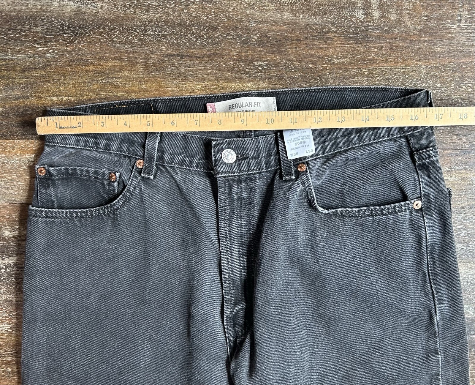 Levis 505 Jeans Mens 36X30 Regular Fit Black Straight Leg Denim Red Tab