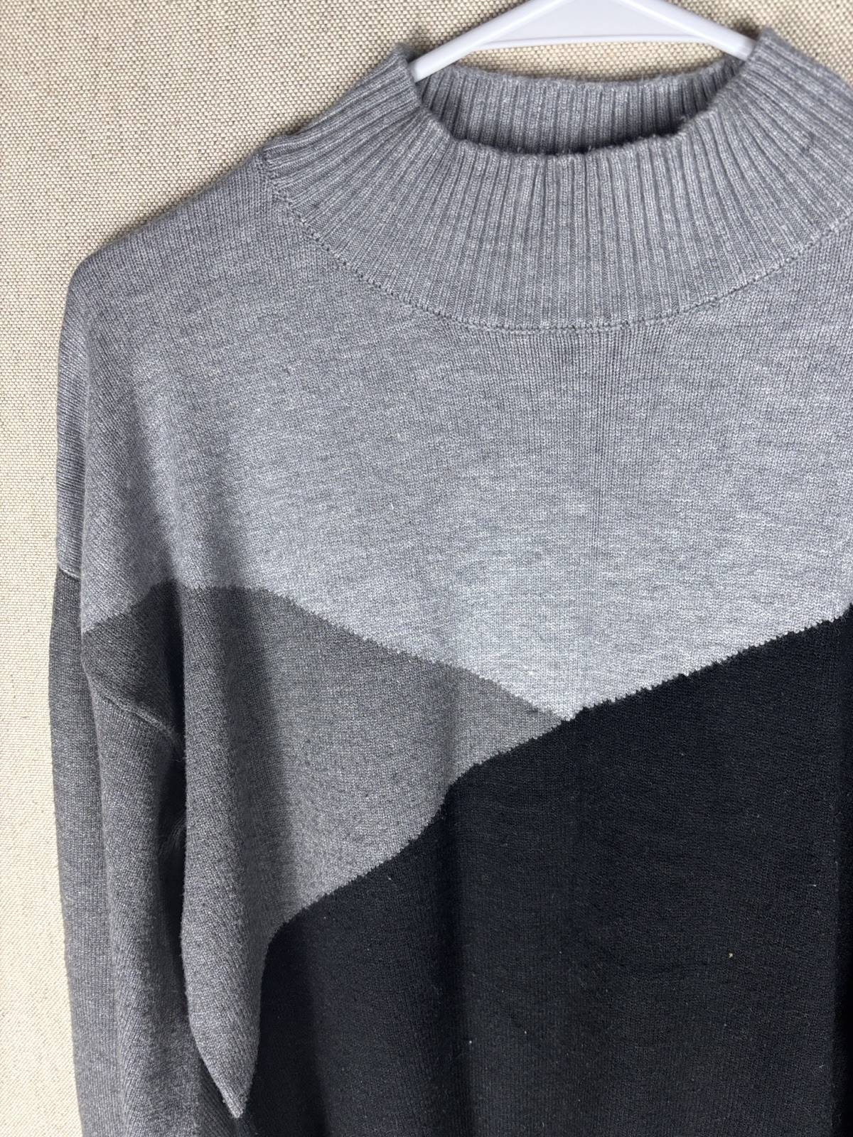 Laundry by Shelli Segal Colorblock Mock Neck Sweater Gray & Black Medium