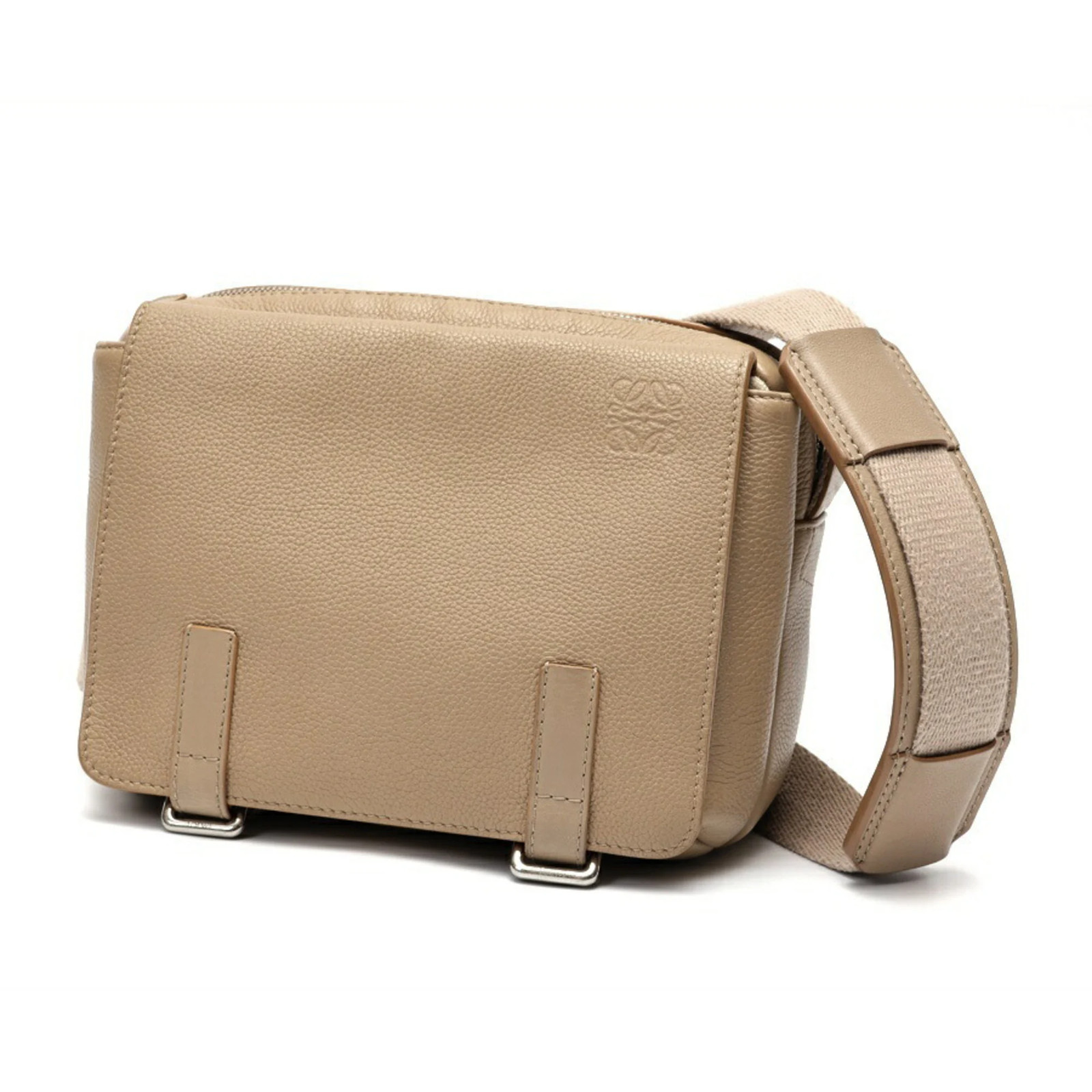 Loewe military-style shoulder bag, leather, beige. GZl1gnuu