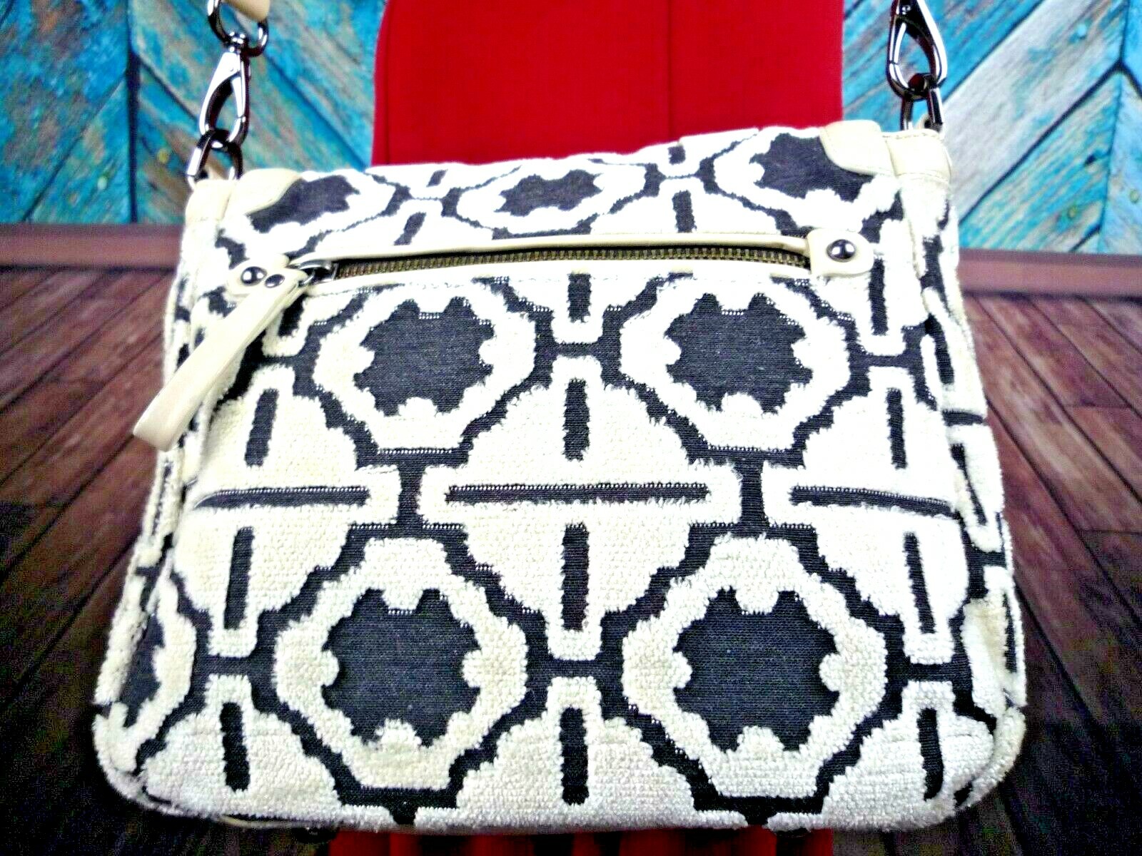Petunia Pickle Bottom Fresco Bisou Bowler Ivory & Black Velvet Crossbody Handbag