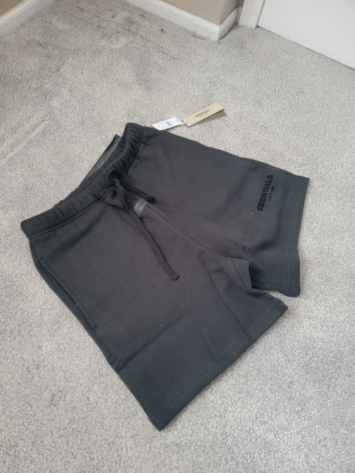 Essentials Fear of God Men’s Black Fleece Sweat Shorts Logo Drawstring Pockets