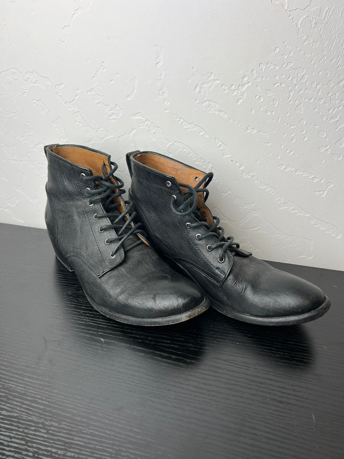 Frye Lace-Up Ankle Boots Black Leather Womens 8.5 B Distressed Carson Vintage
