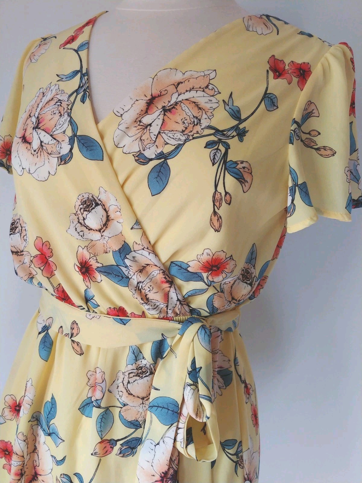 A.U.W. Yellow Floral Chiffon Belted Surplice Dress Size Small