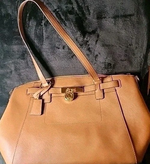 MICHAEL KORS Hamilton Traveler MK Satchel Bag Oyster Saffiano Padlock No Strap &