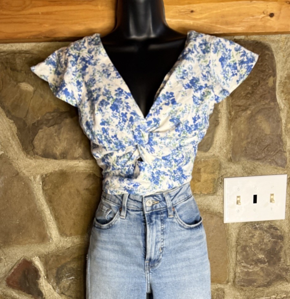 Midnight Sky Cotton Linen Blend Floral Blouse M Blue White Smocked Back V-Neck