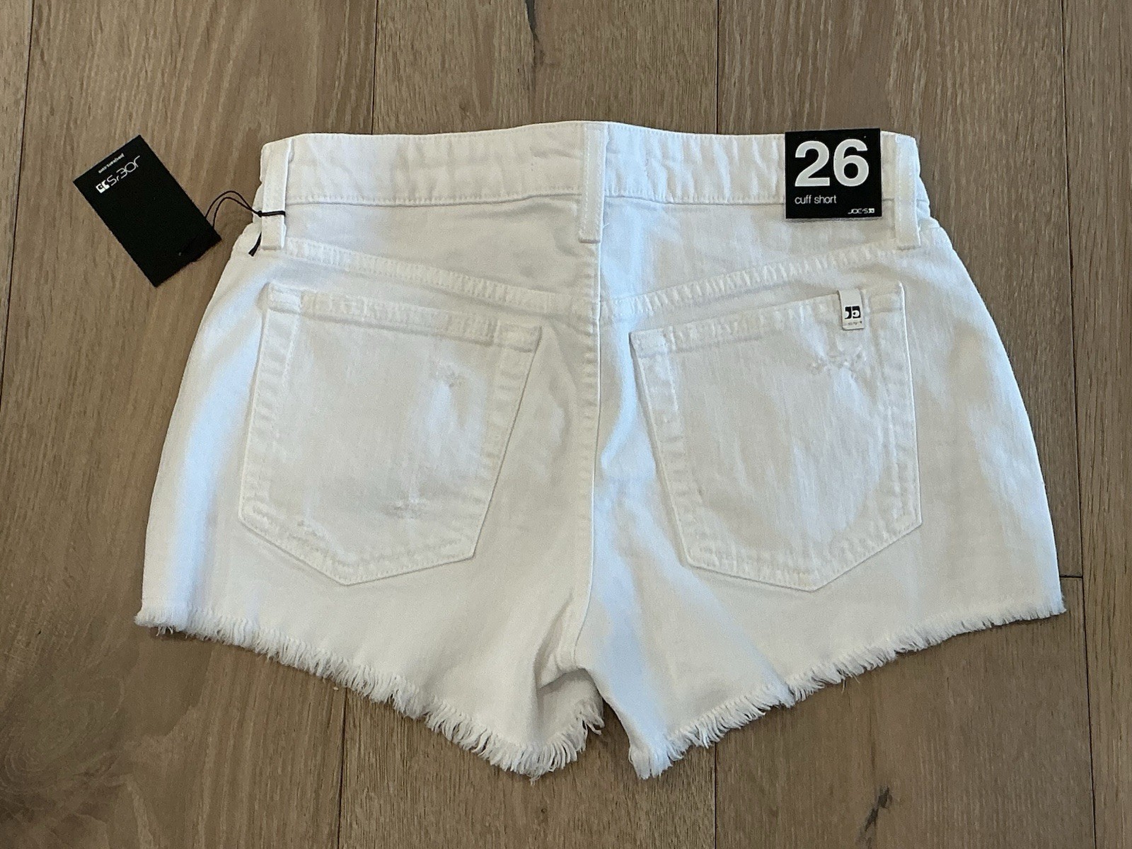 JOE’S Azami White Jean Shorts. Waist 28.5”/Inseam 2.5”/Rise 8.75”. Size 26. NEW.