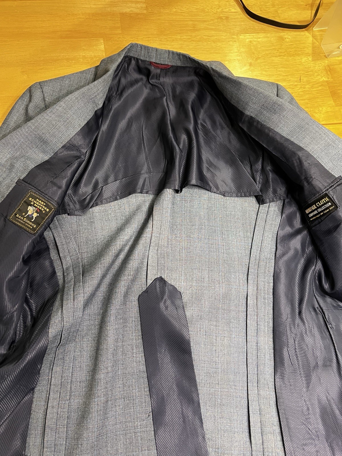 Hart Schaffner Marx Men’s Blue Wool 3 Piece Suit