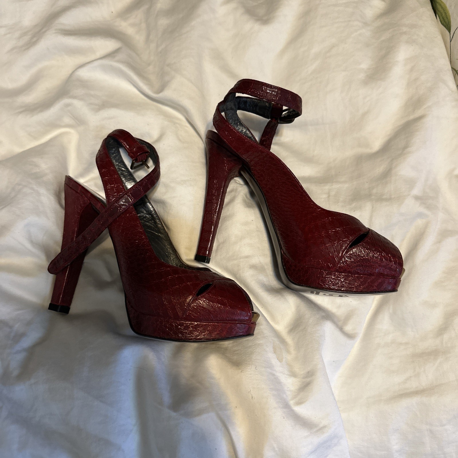 Stuart Weitzman Sky High Size 5.5 BURGANDY Platform ORIGINAL PRICE $355